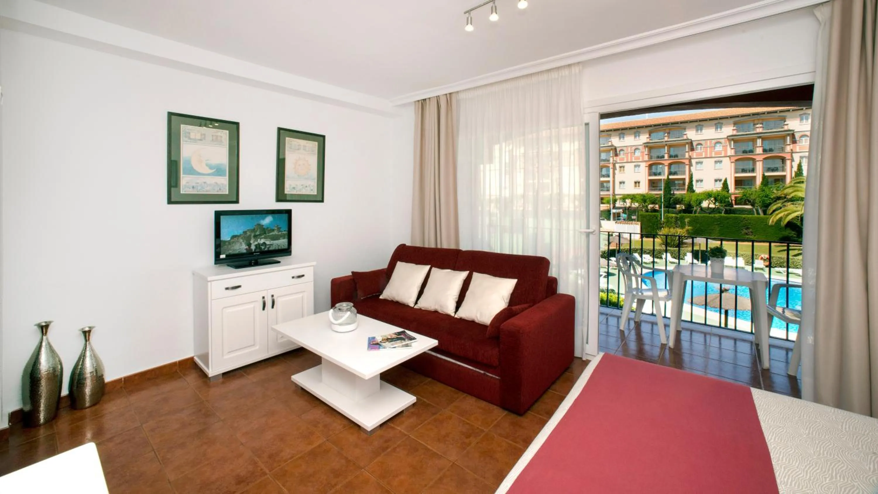 TV and multimedia in Leo Islamar