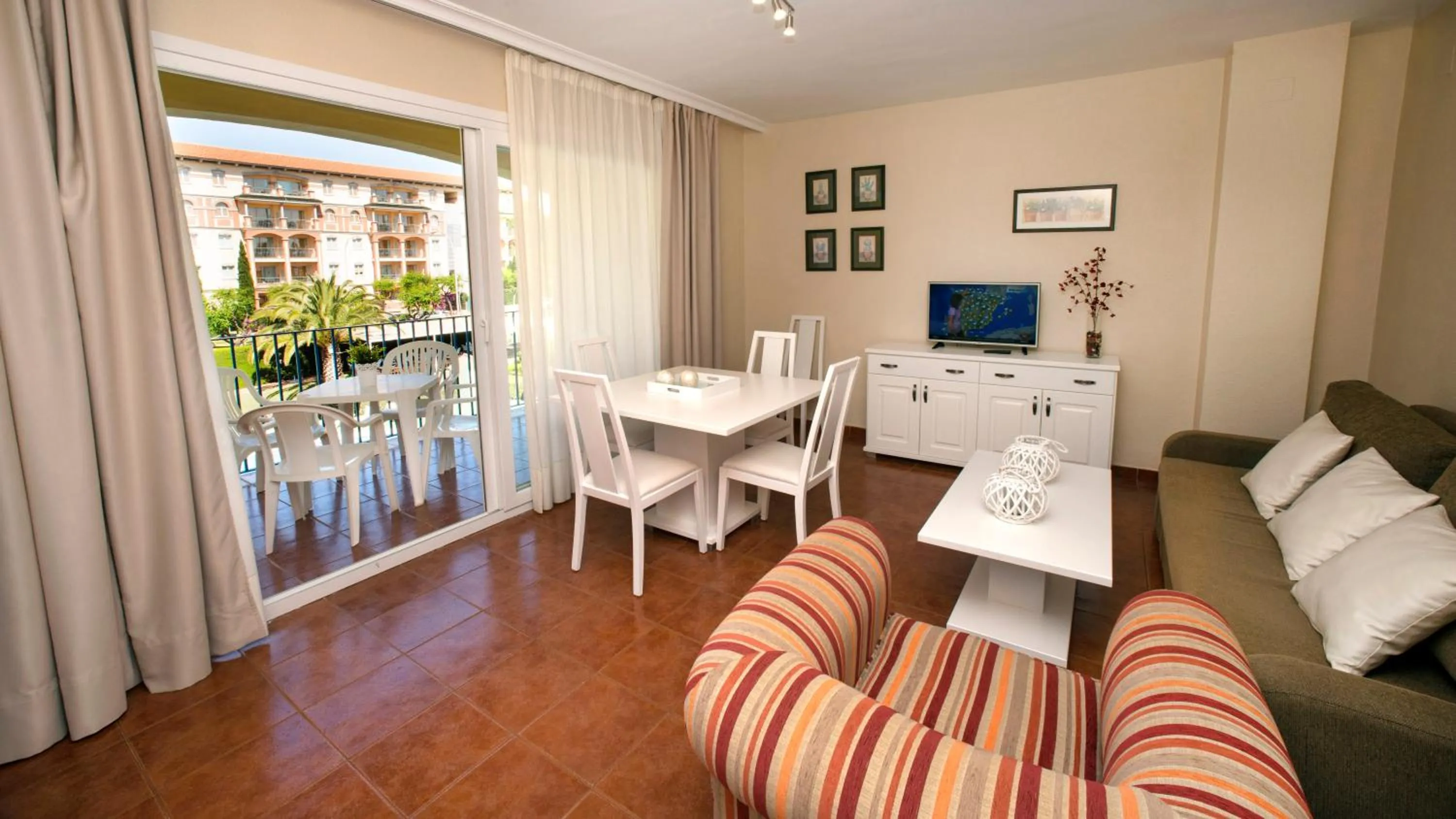 TV and multimedia in Leo Islamar