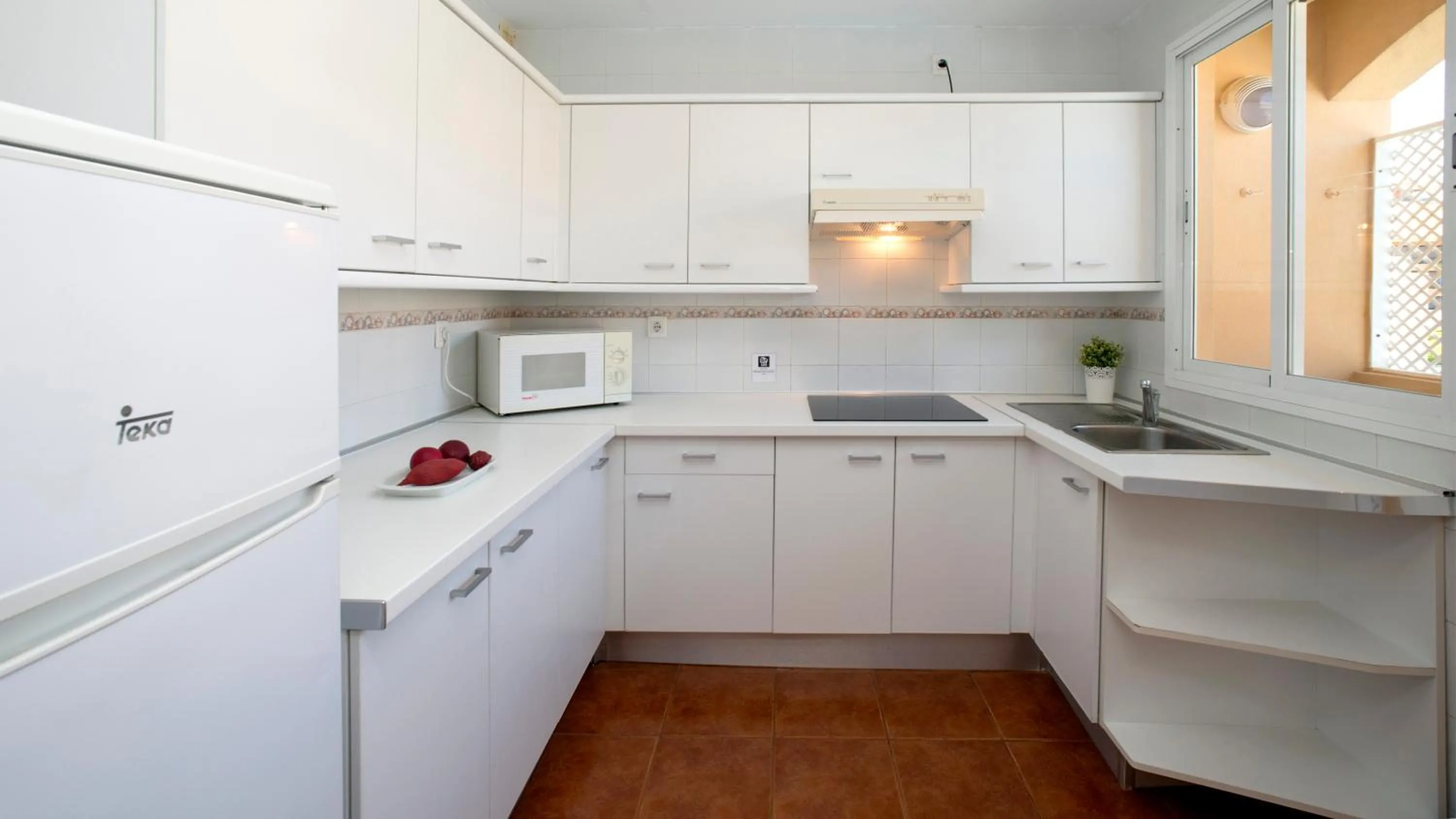 Kitchen or kitchenette in Leo Islamar