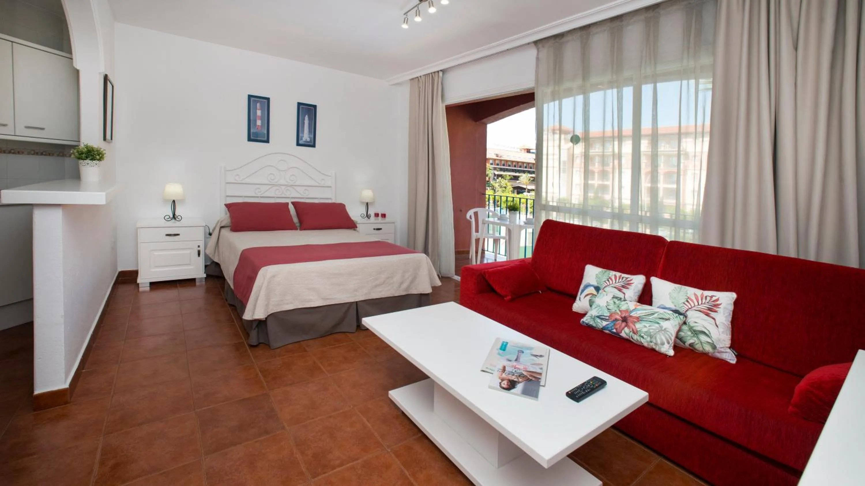 TV and multimedia, Bed in Leo Islamar