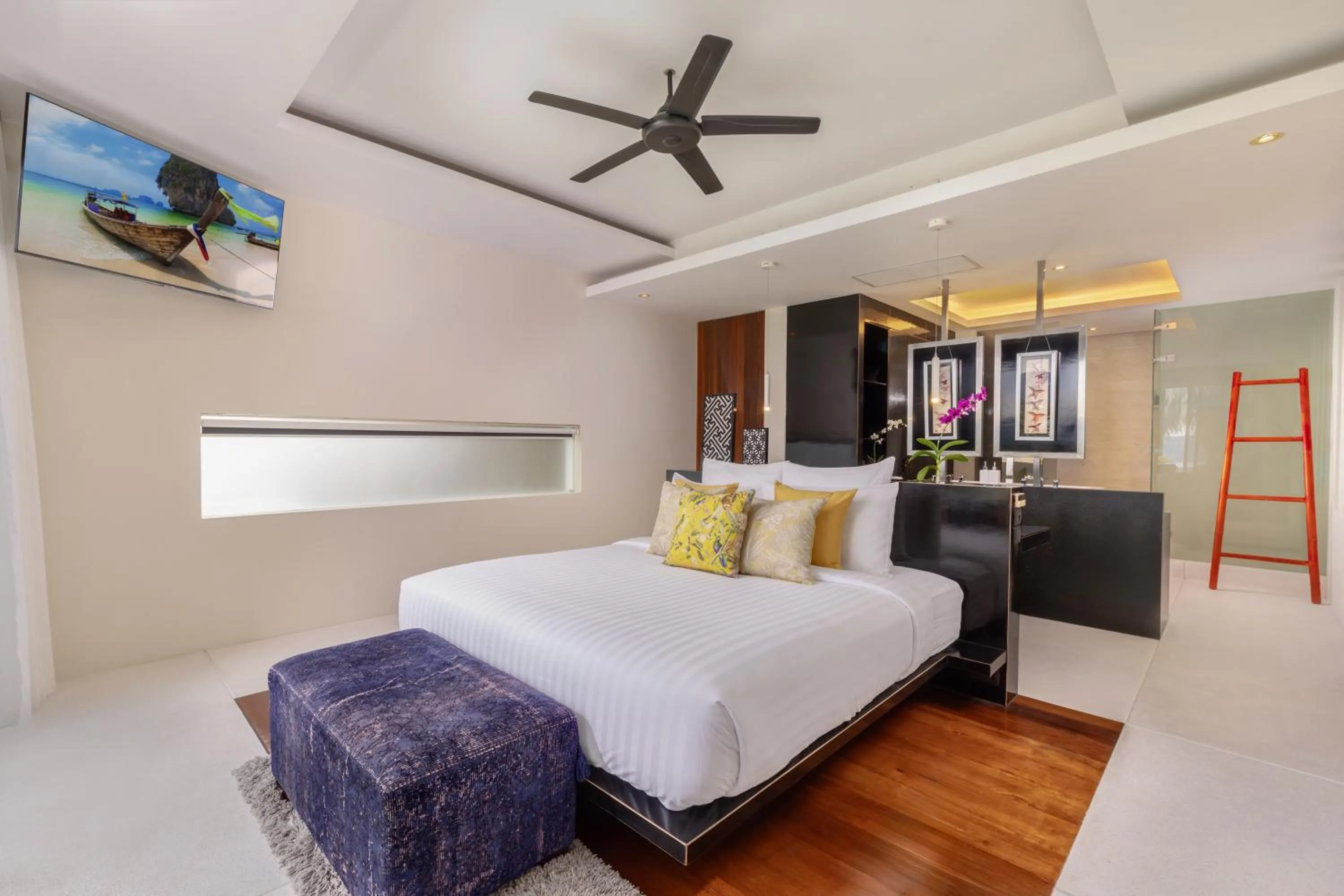 Bed in Villa Sangkachai