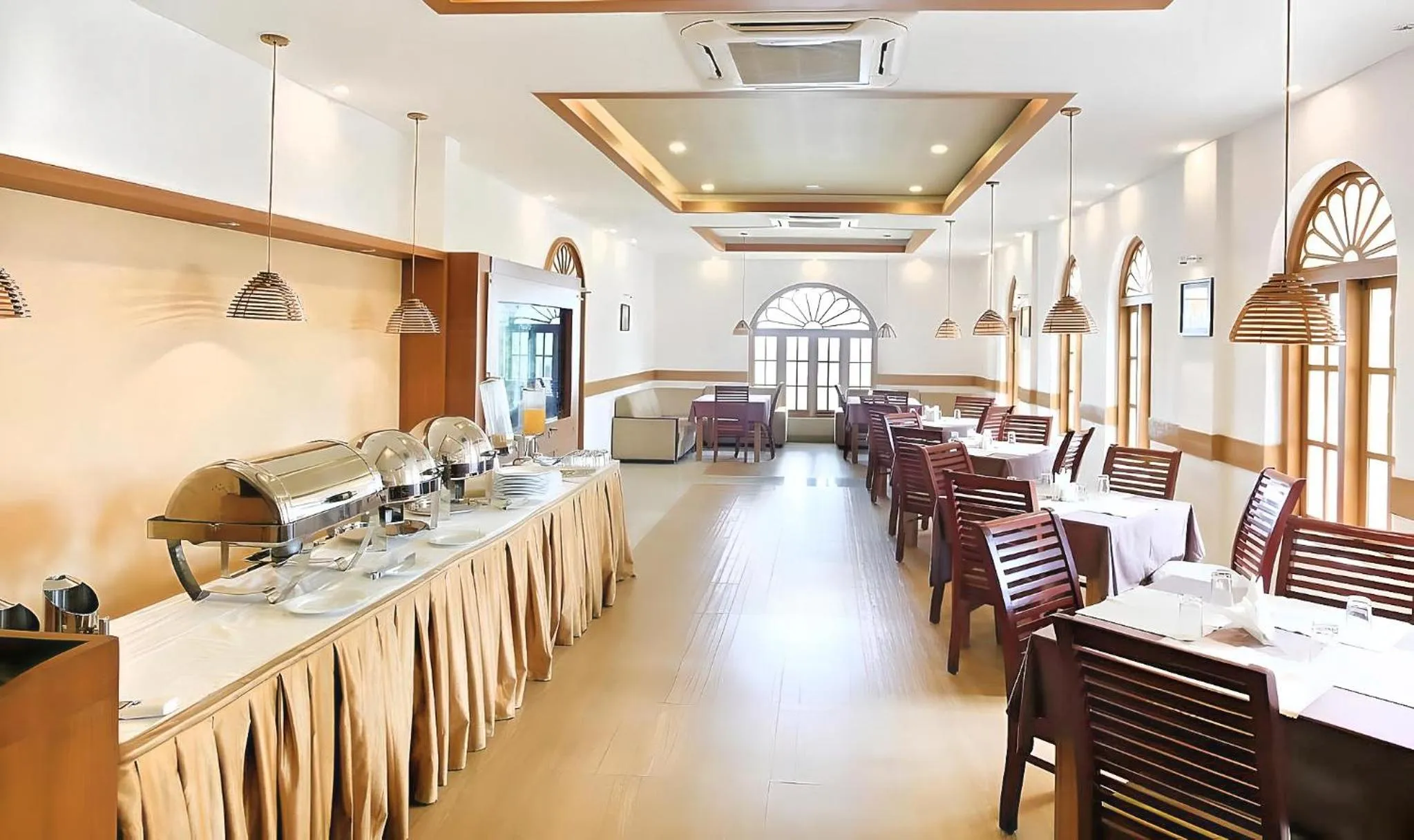 Restaurant/places to eat in Seaflare Beach Resort & Spa