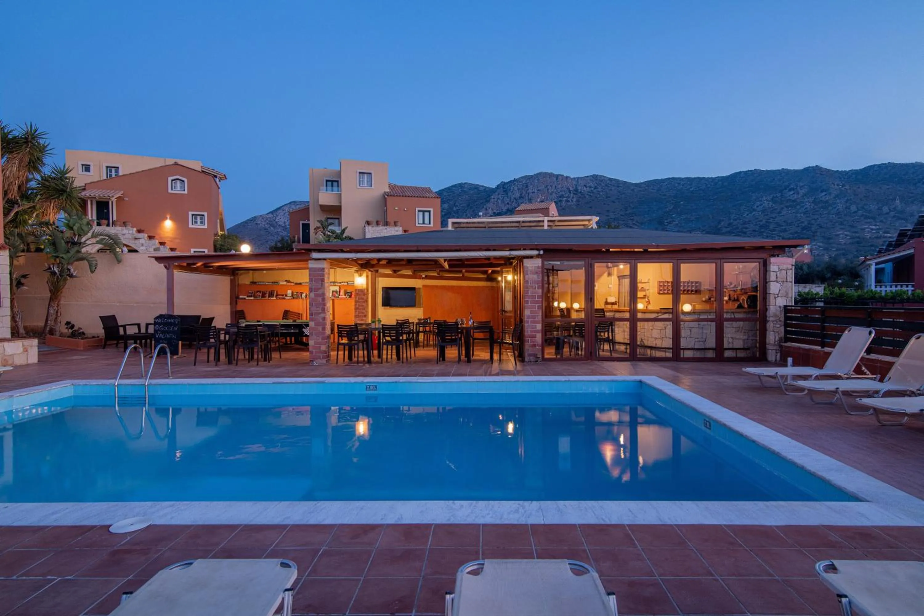 Lounge or bar in Golden Valentin Apartments