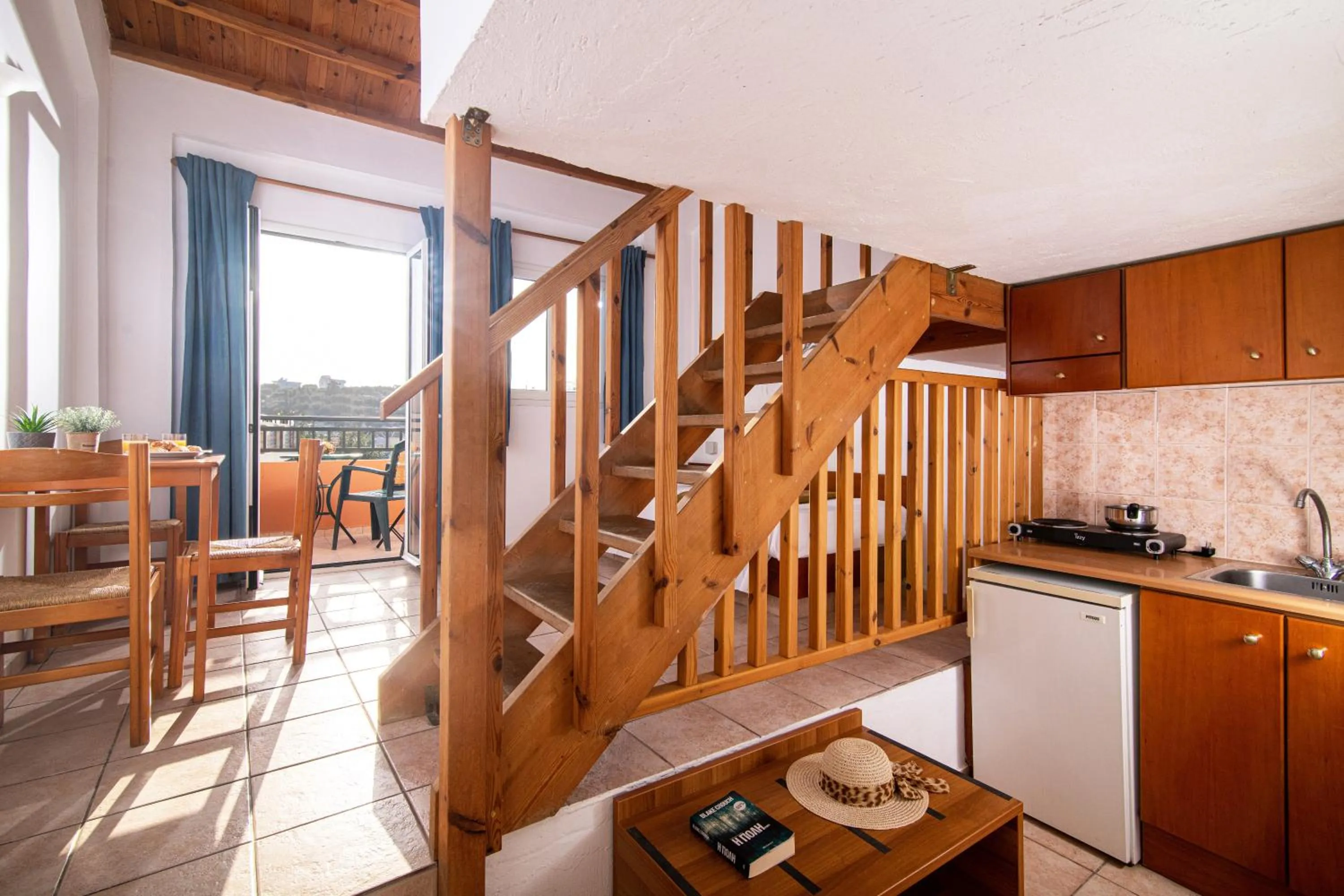 Coffee/tea facilities in Golden Valentin Apartments