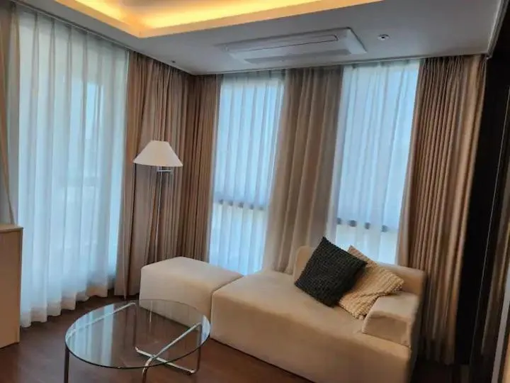 Living room, Bed in Haeundae Lamer Stay