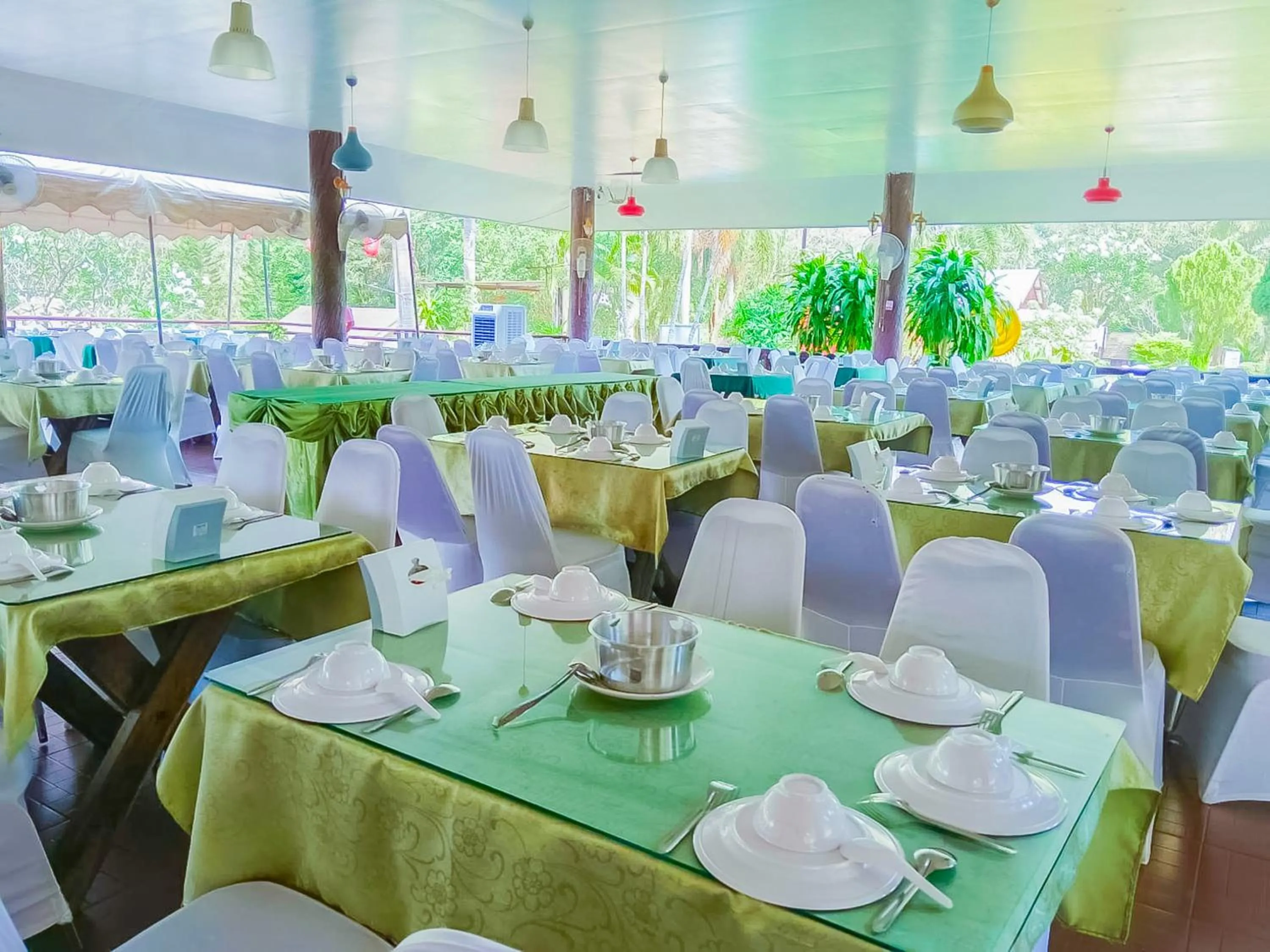 Restaurant/places to eat in Saitharn Iyara Resort