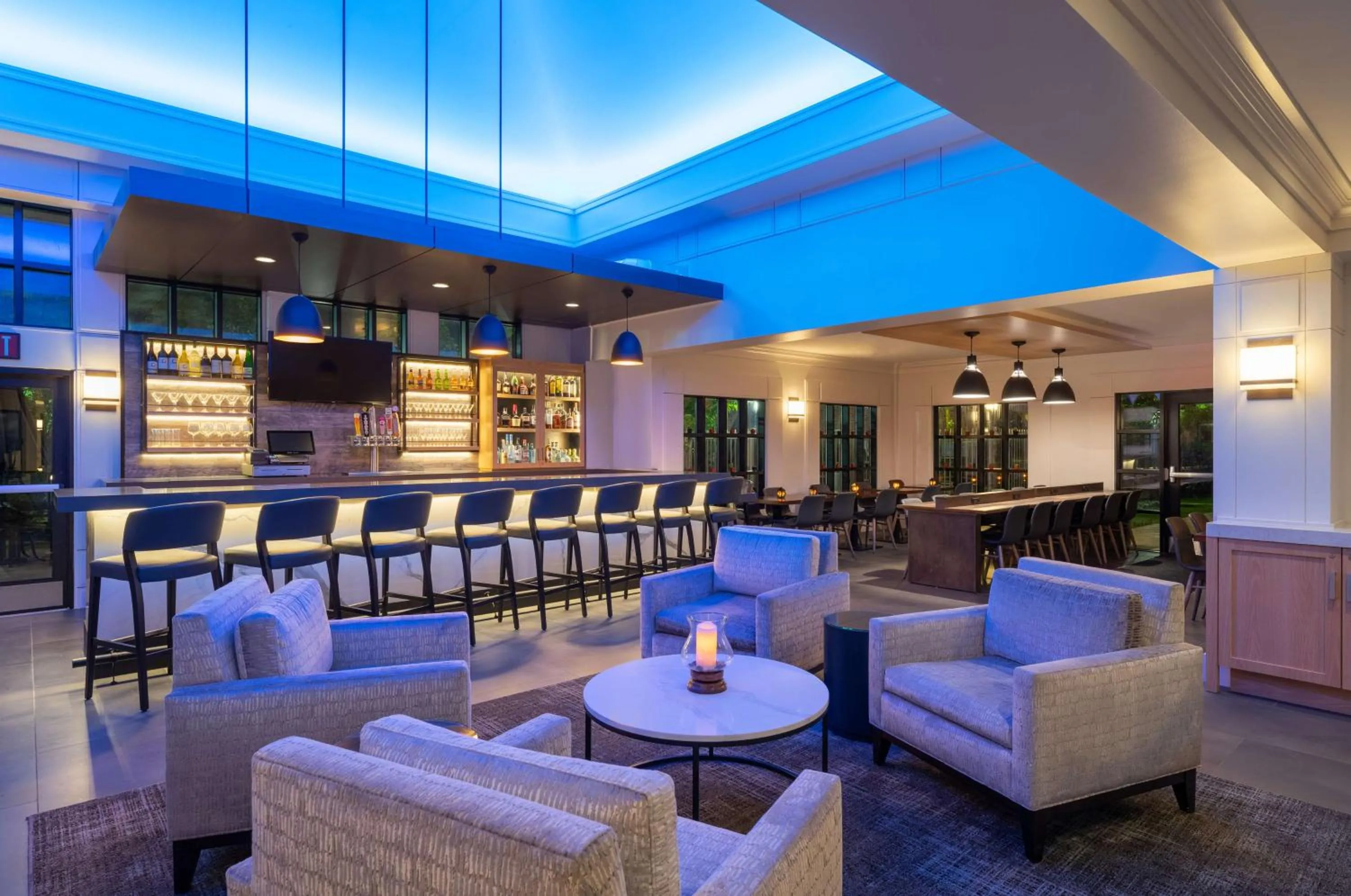 Lounge or bar in Hyatt House White Plains