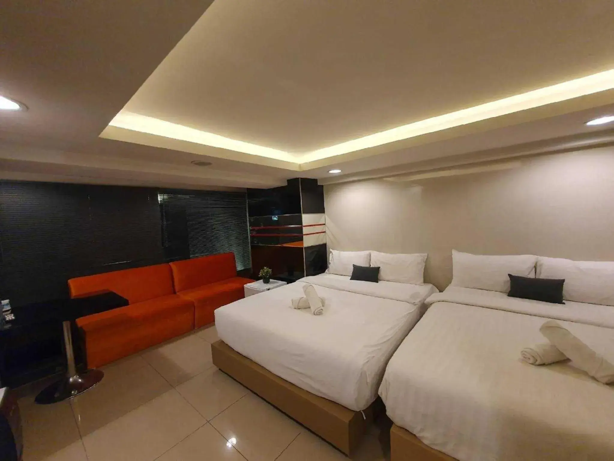 Quadruple Room with Shared Bathroom in Deco Lux Hotel Quadruple Room with Shared Bathroom in Deco Lux Hotel