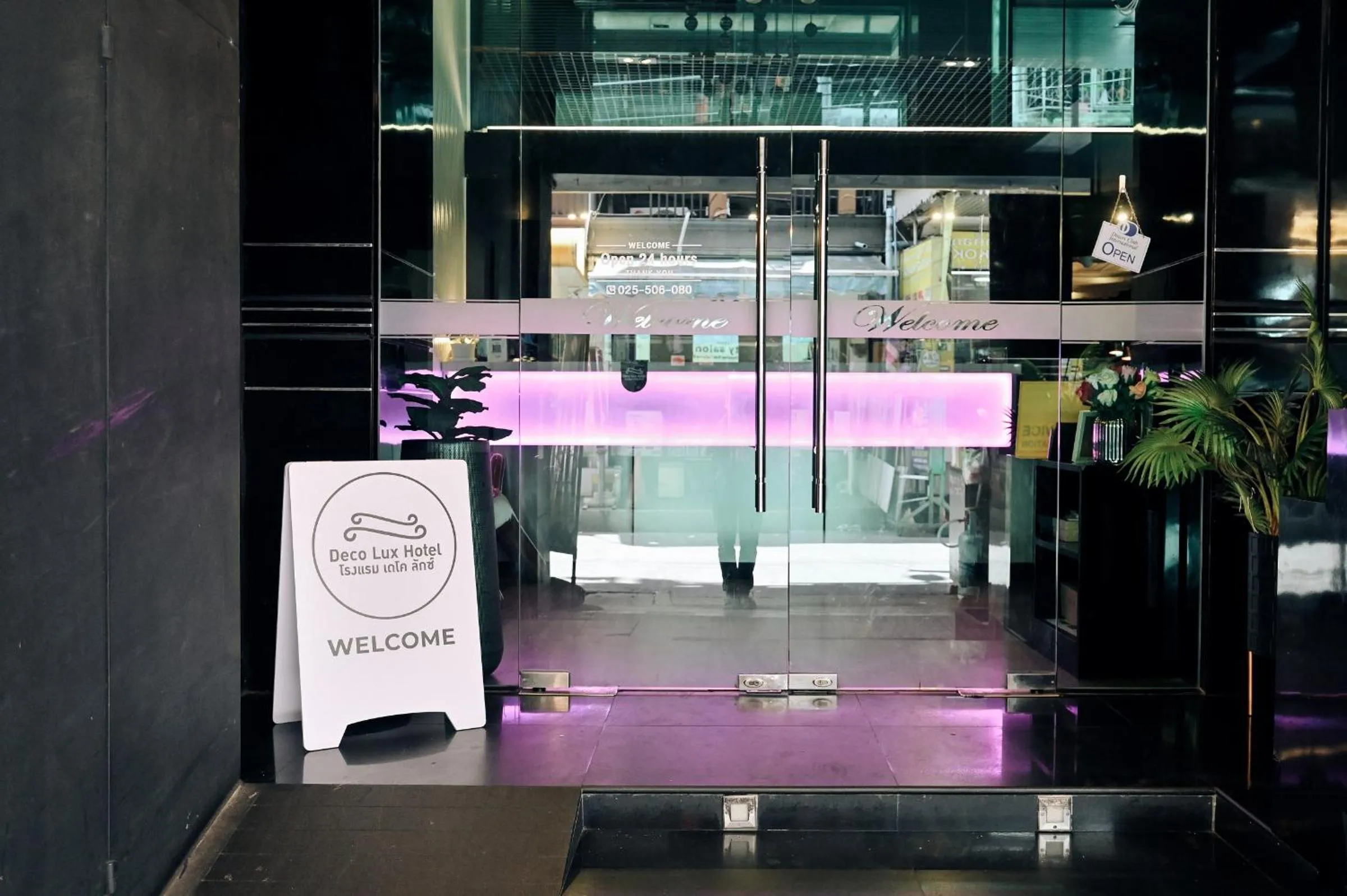 Certificate/Award in Deco Lux Hotel