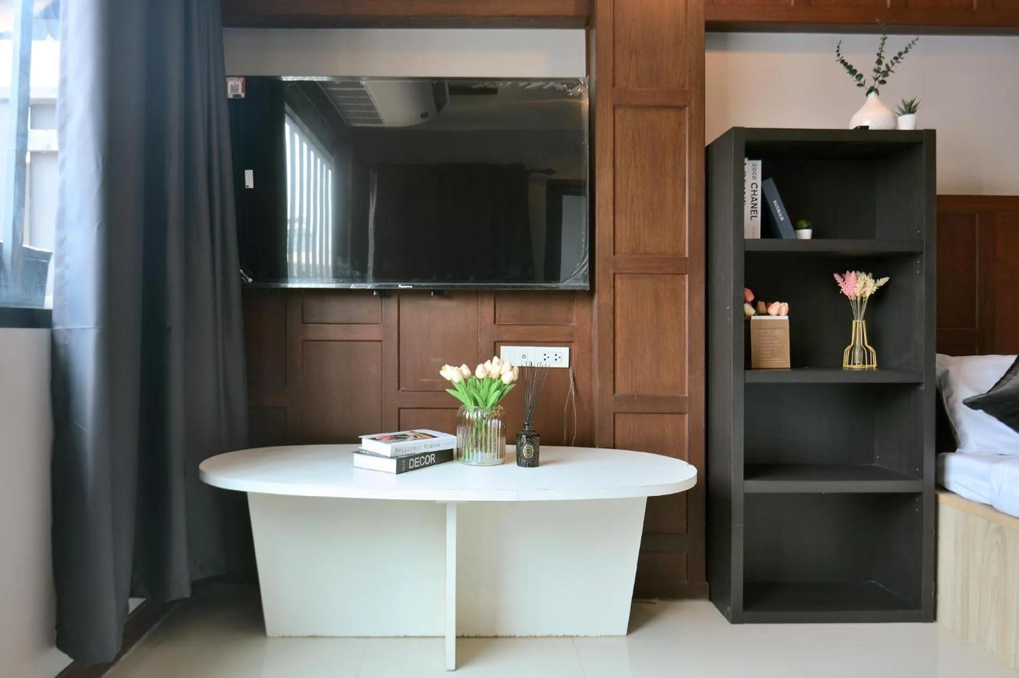 Bed in Deco Lux Hotel