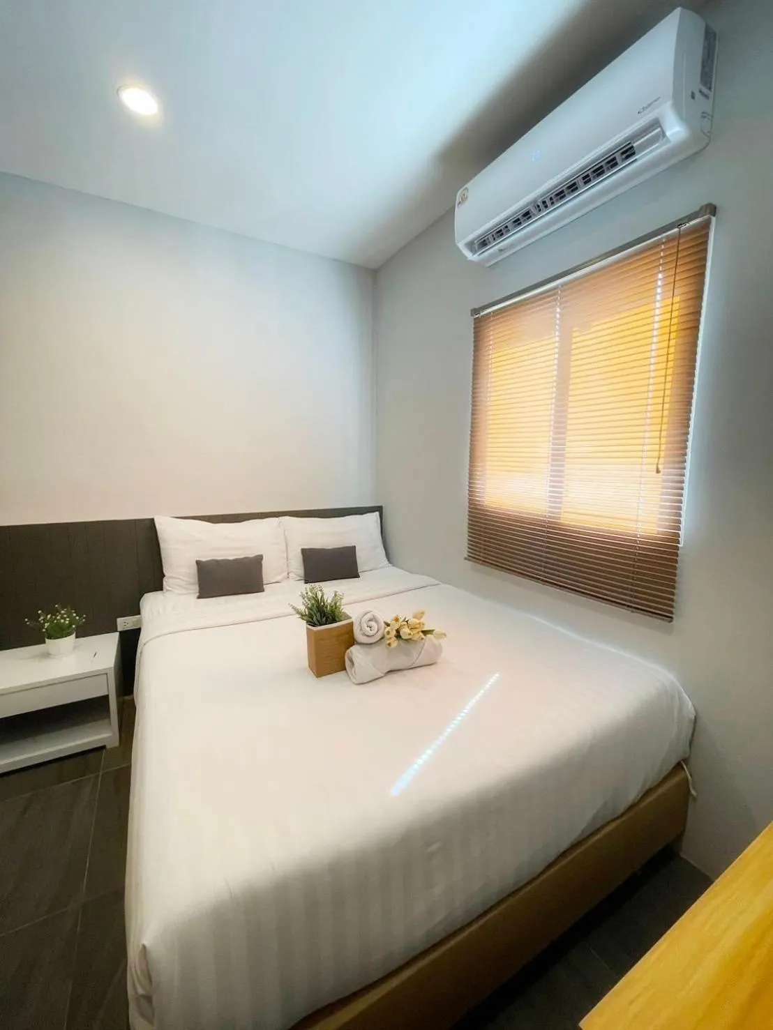 Bed in Deco Lux Hotel