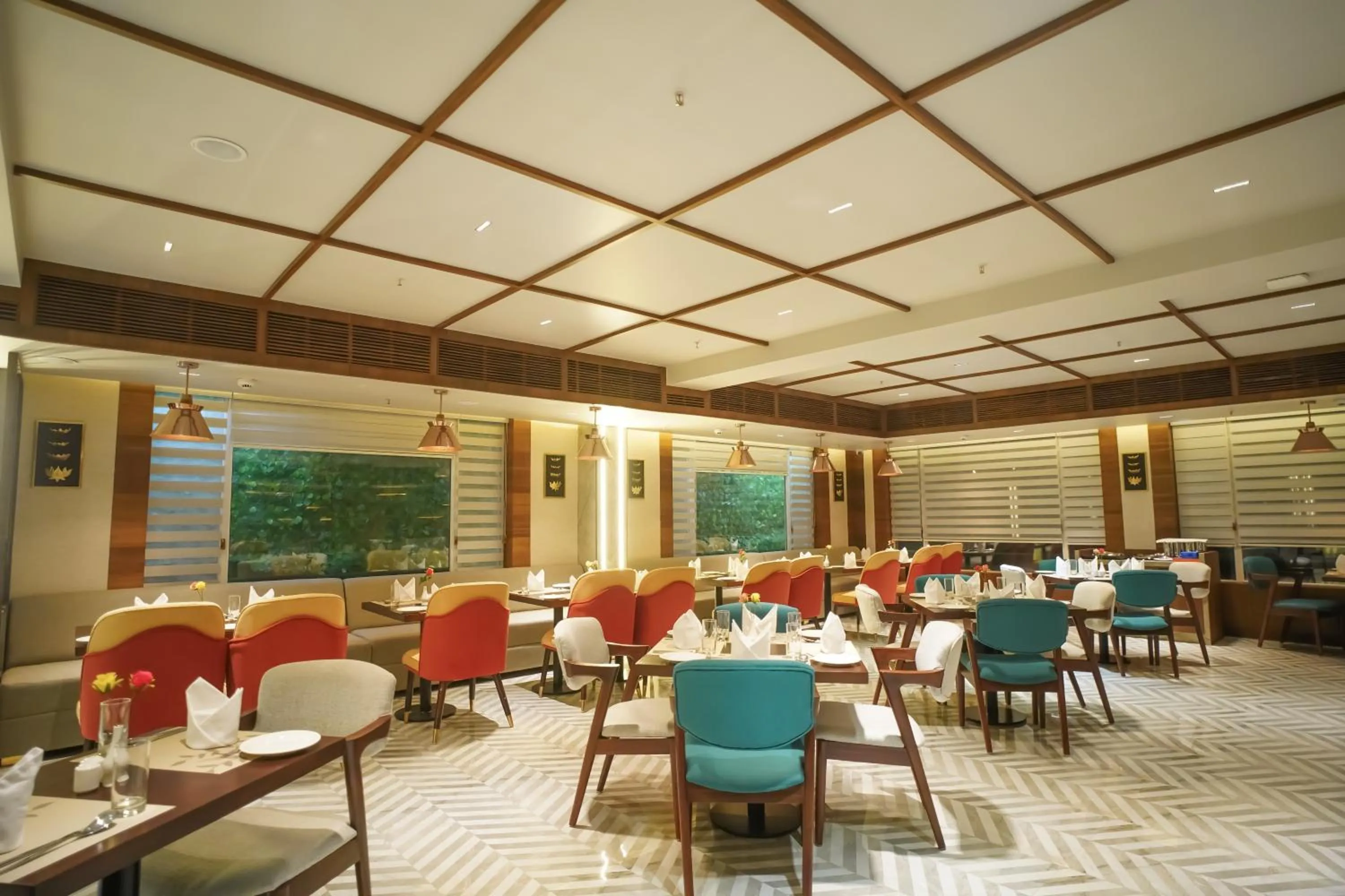 Restaurant/places to eat in Ishaan Sarovar Portico Deoghar