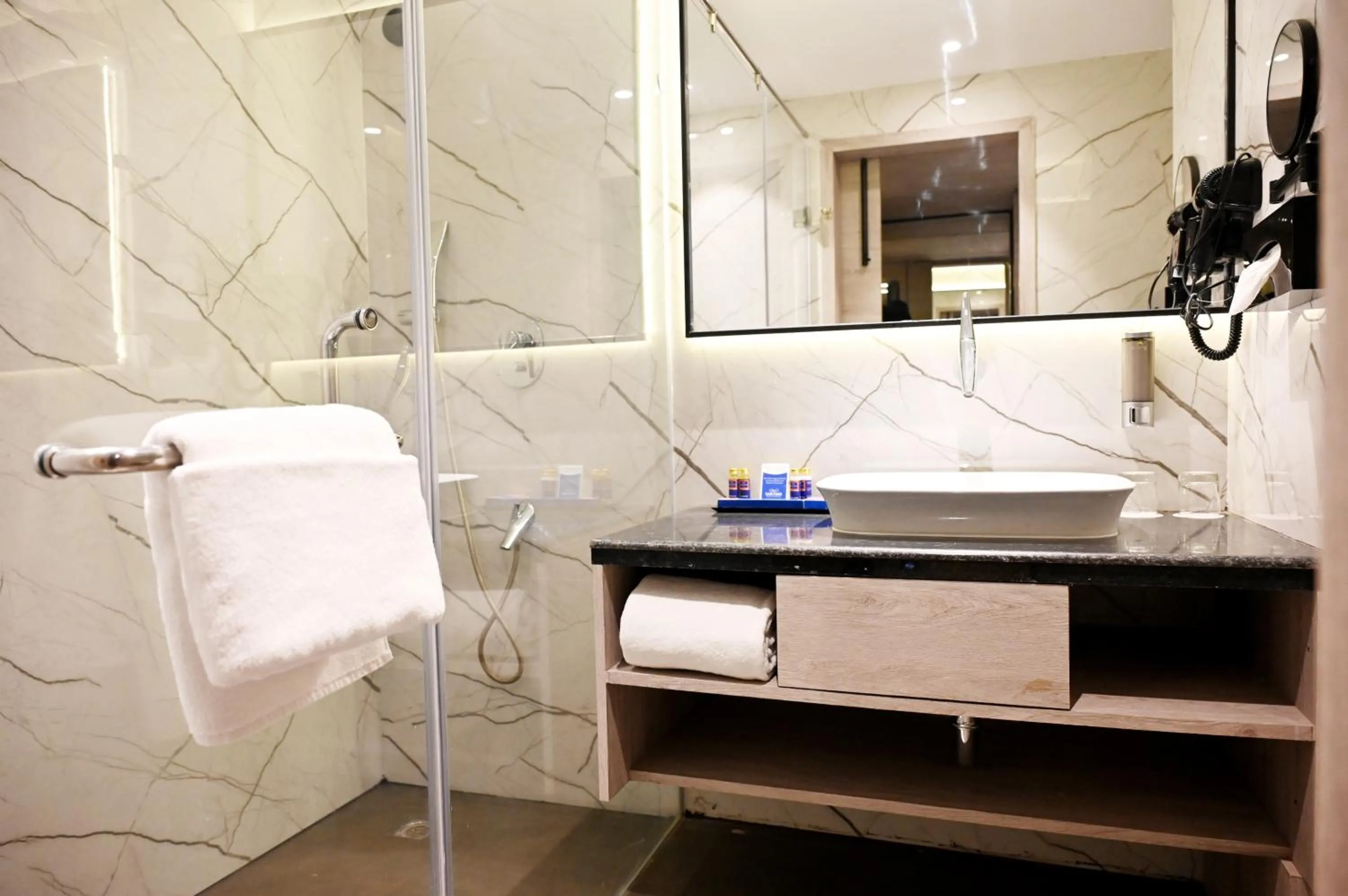 Bathroom in Ishaan Sarovar Portico Deoghar