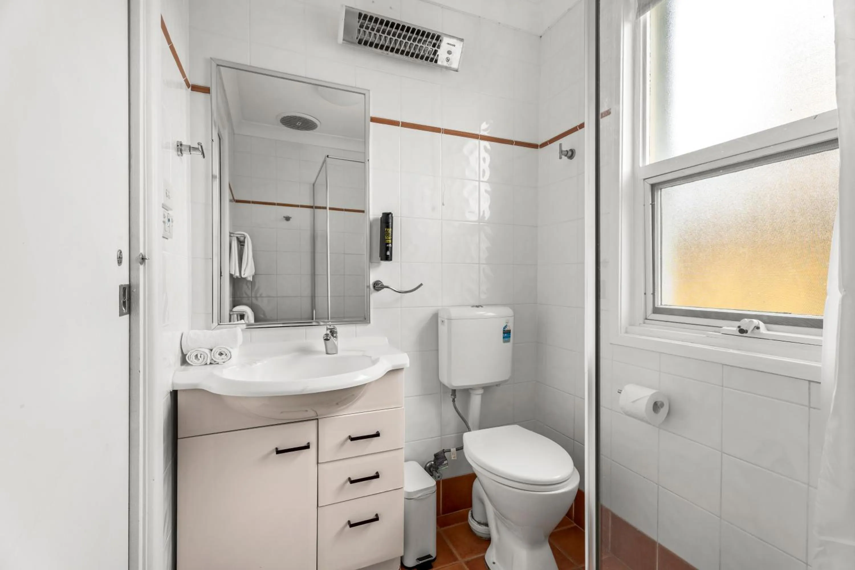 Shower in Montblu at Echo Point