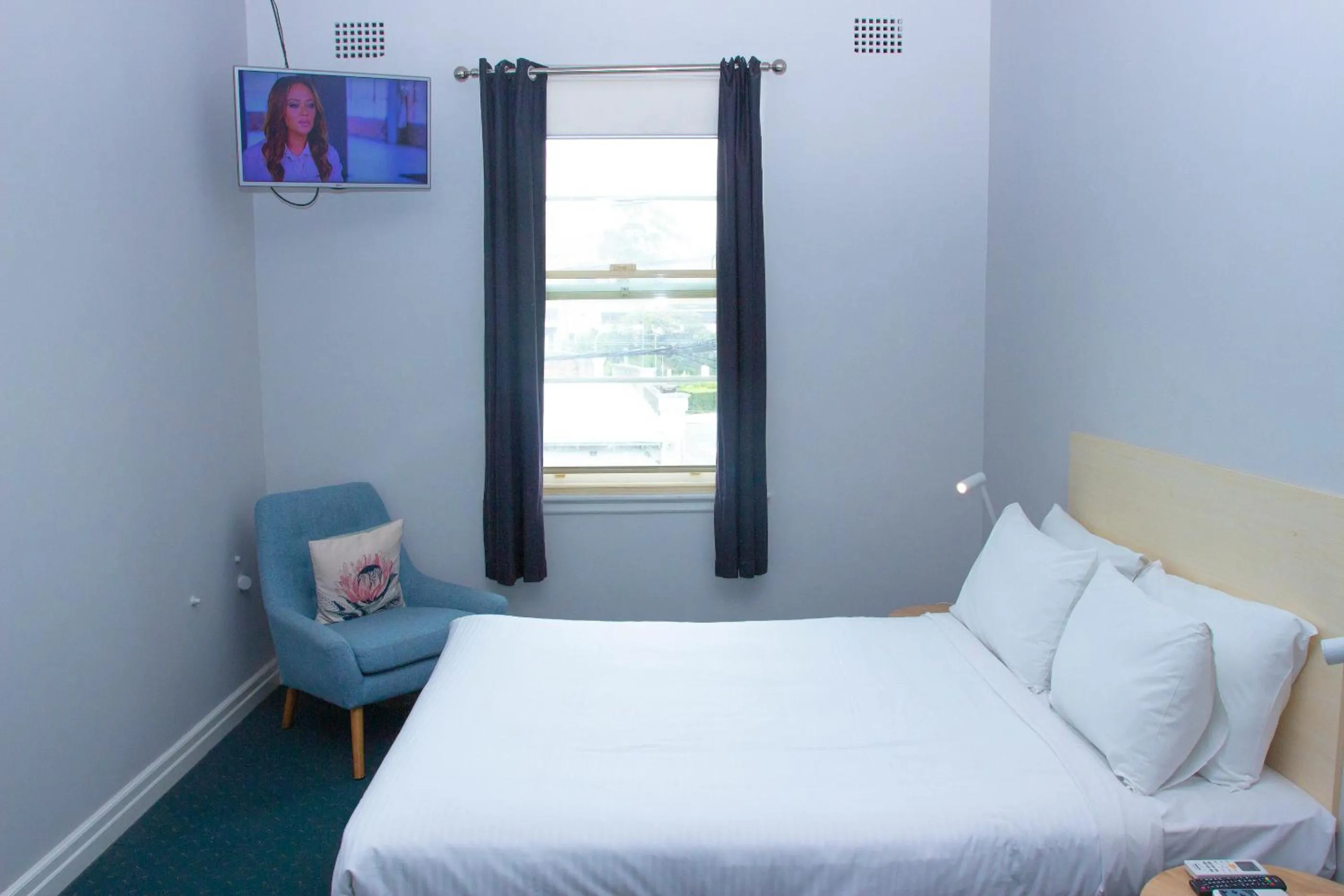 Bed in Grand Hotel Rockdale