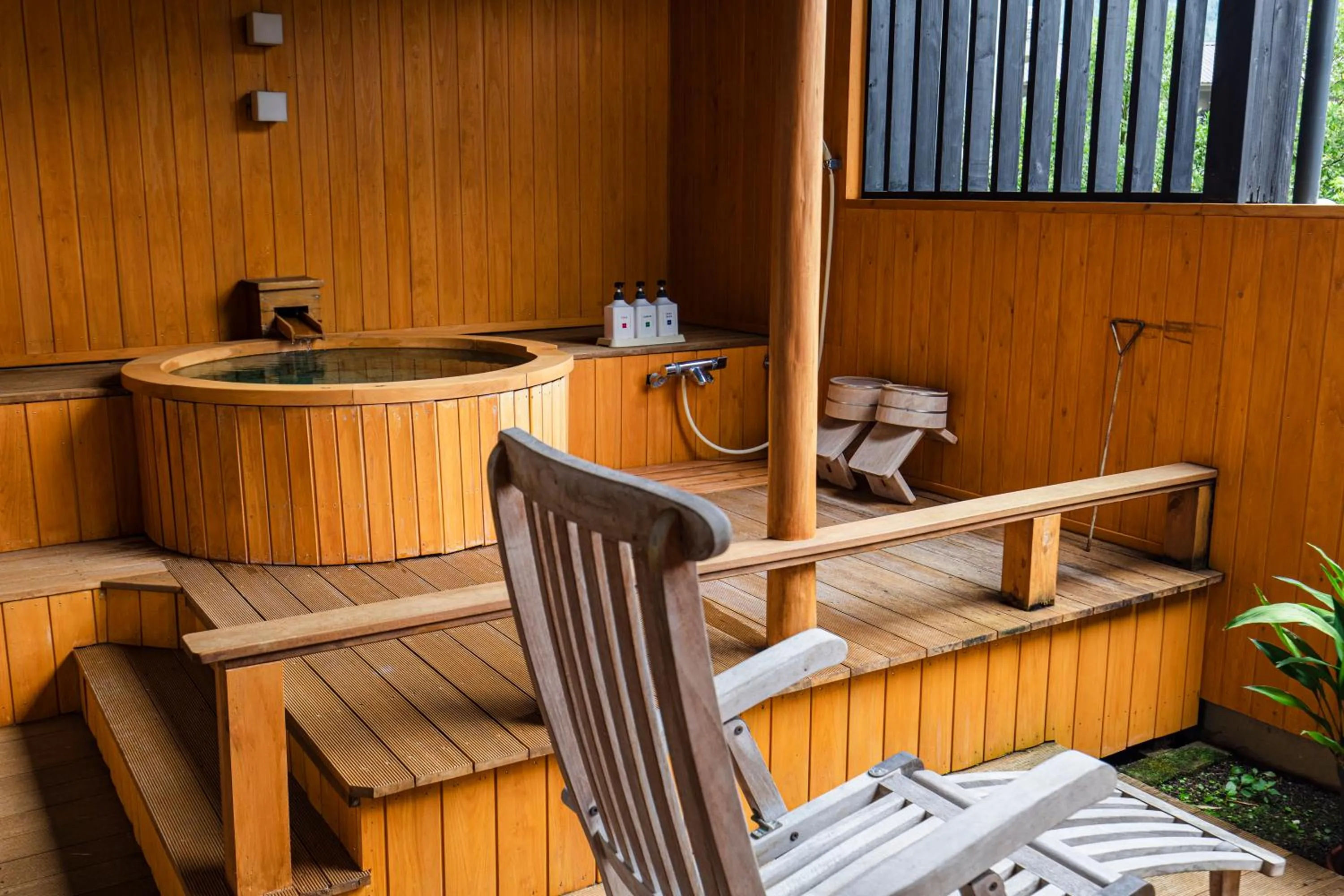 Photo of the whole room in Yufuin Kotobuki Hananosho