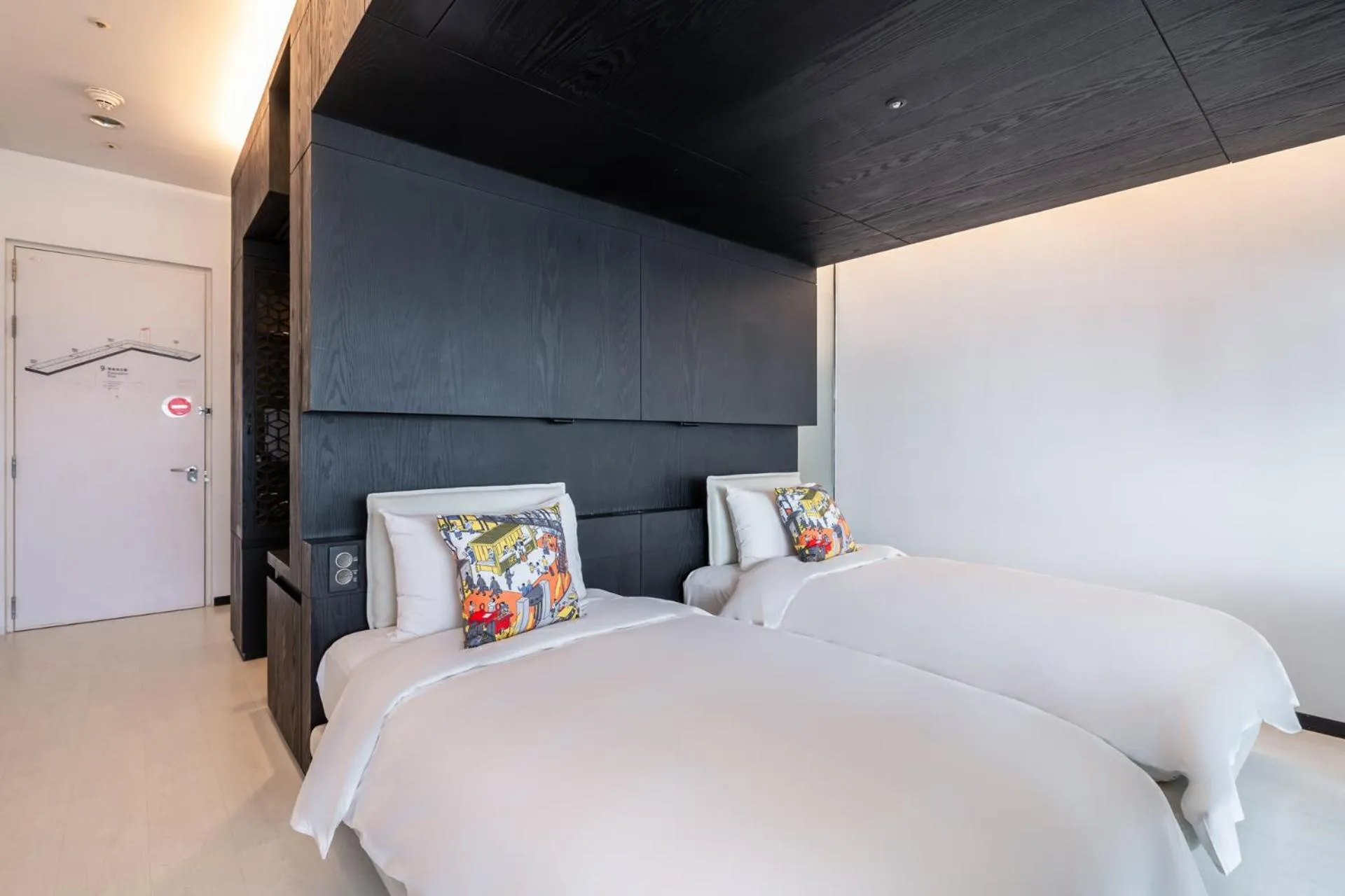 Bed in The Place Tainan