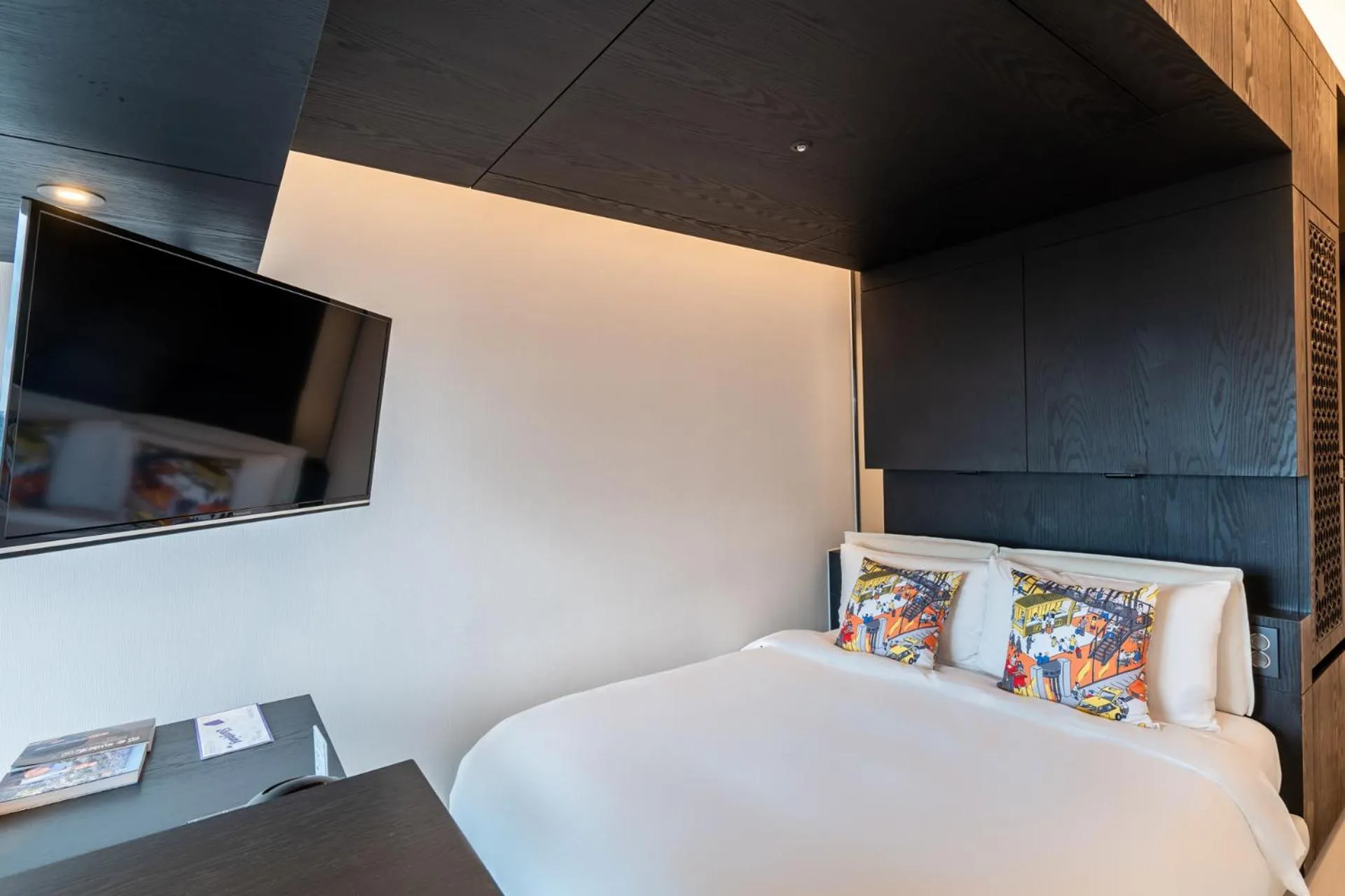 Bed in The Place Tainan