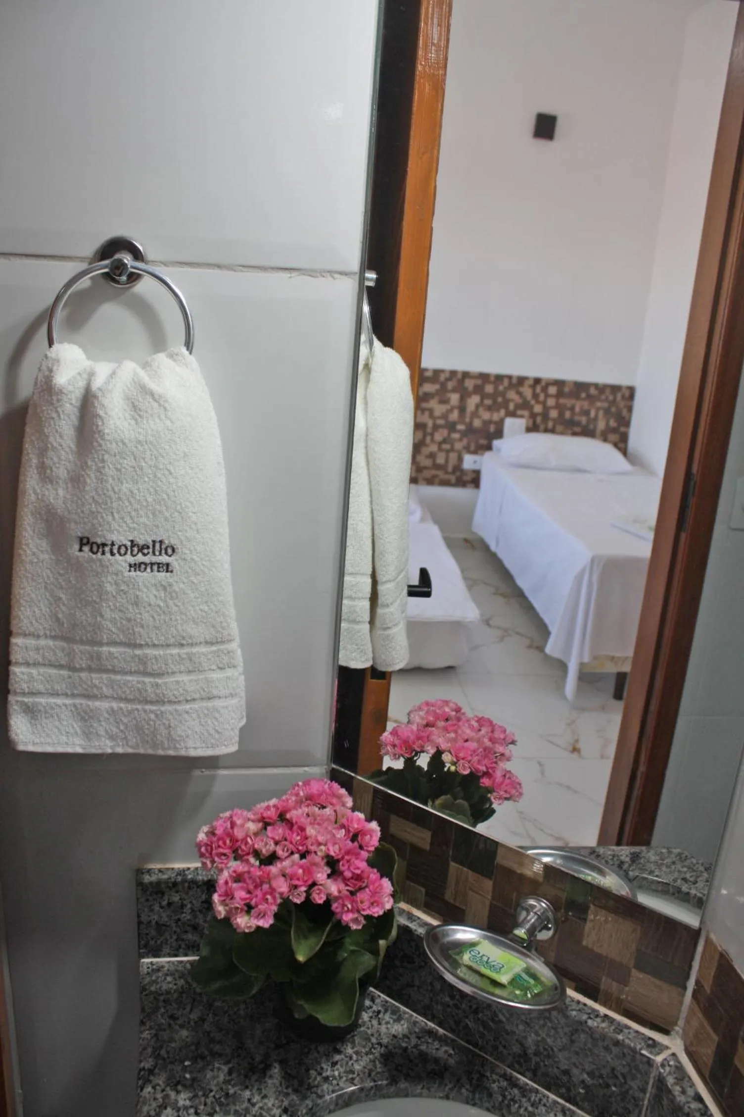 Photo of the whole room, Bed in Hotel Portobello