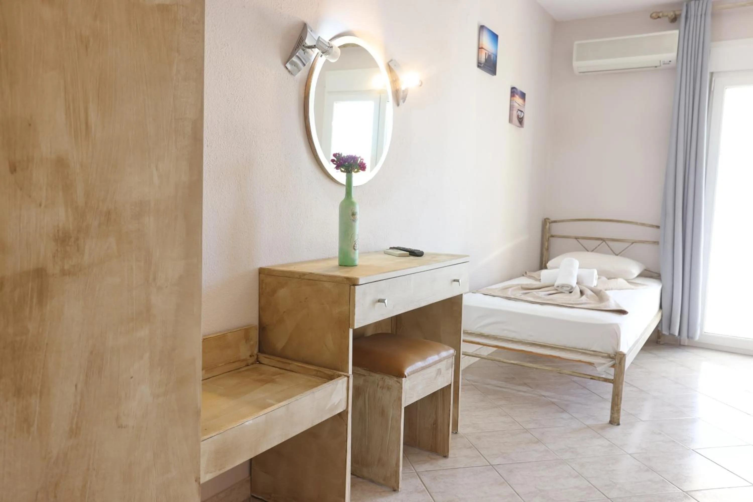 Bed in Summer Dream Hotel