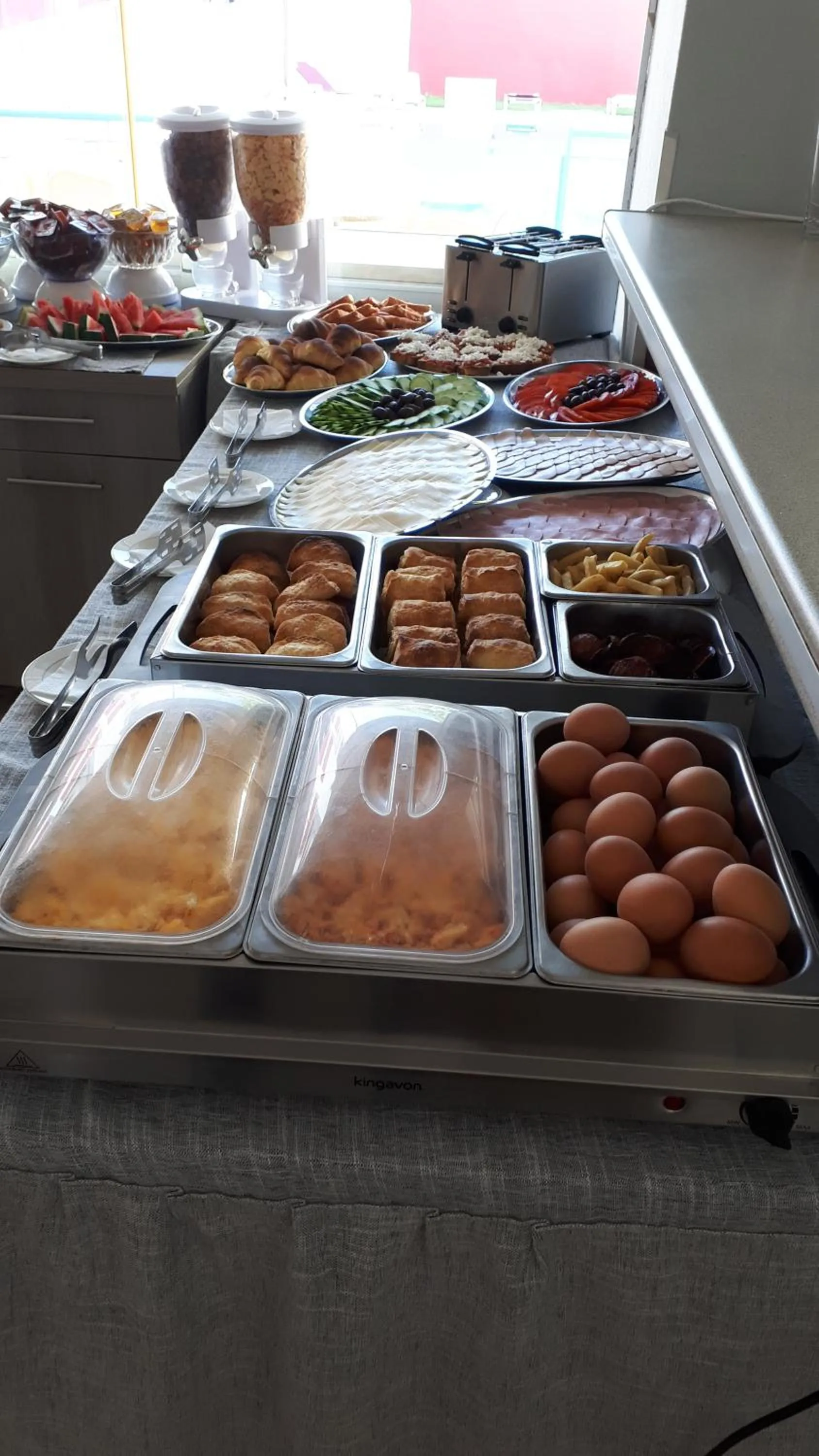 Breakfast in Summer Dream Hotel