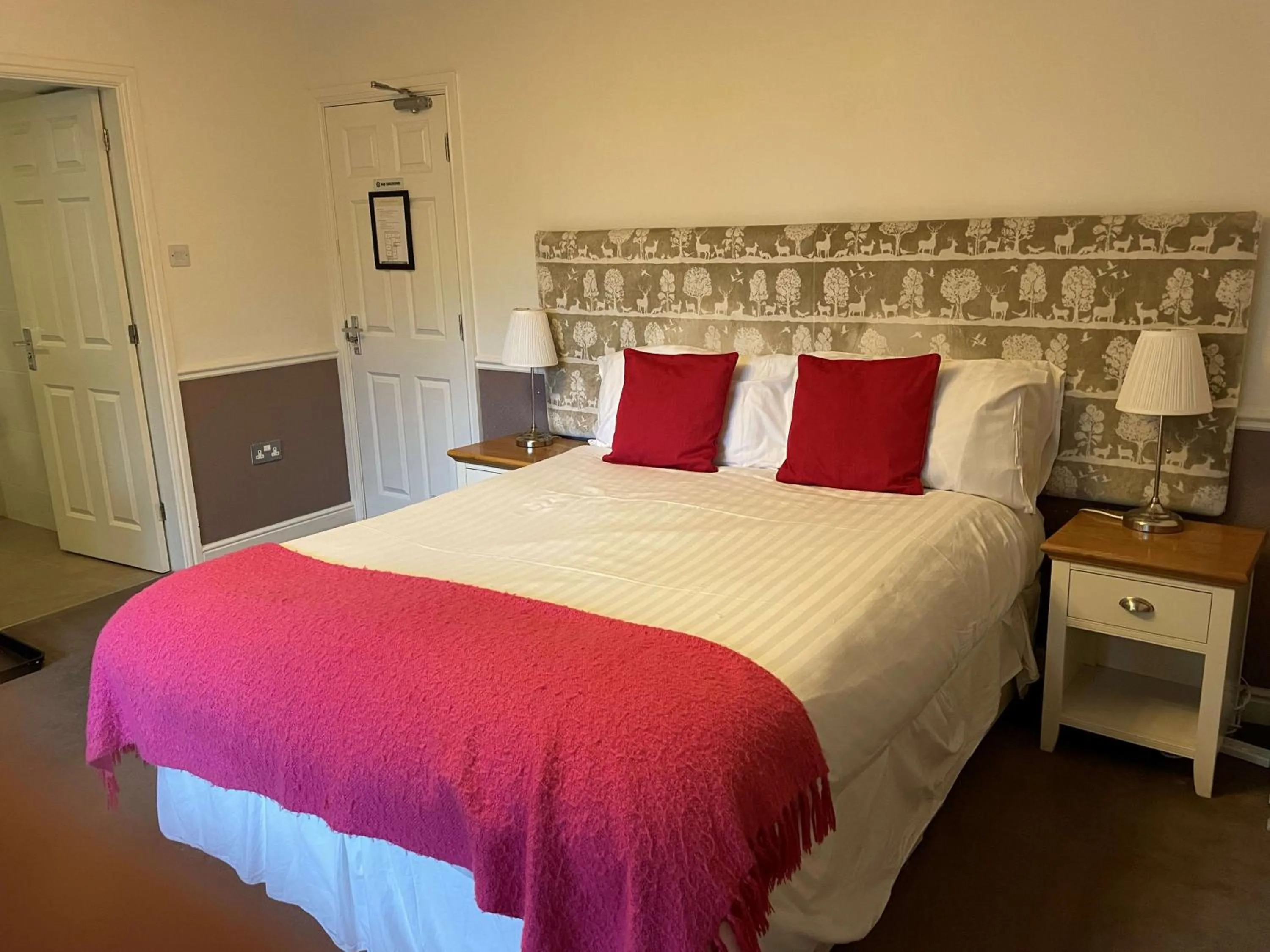 Bedroom, Bed in OYO New Inn Hotel