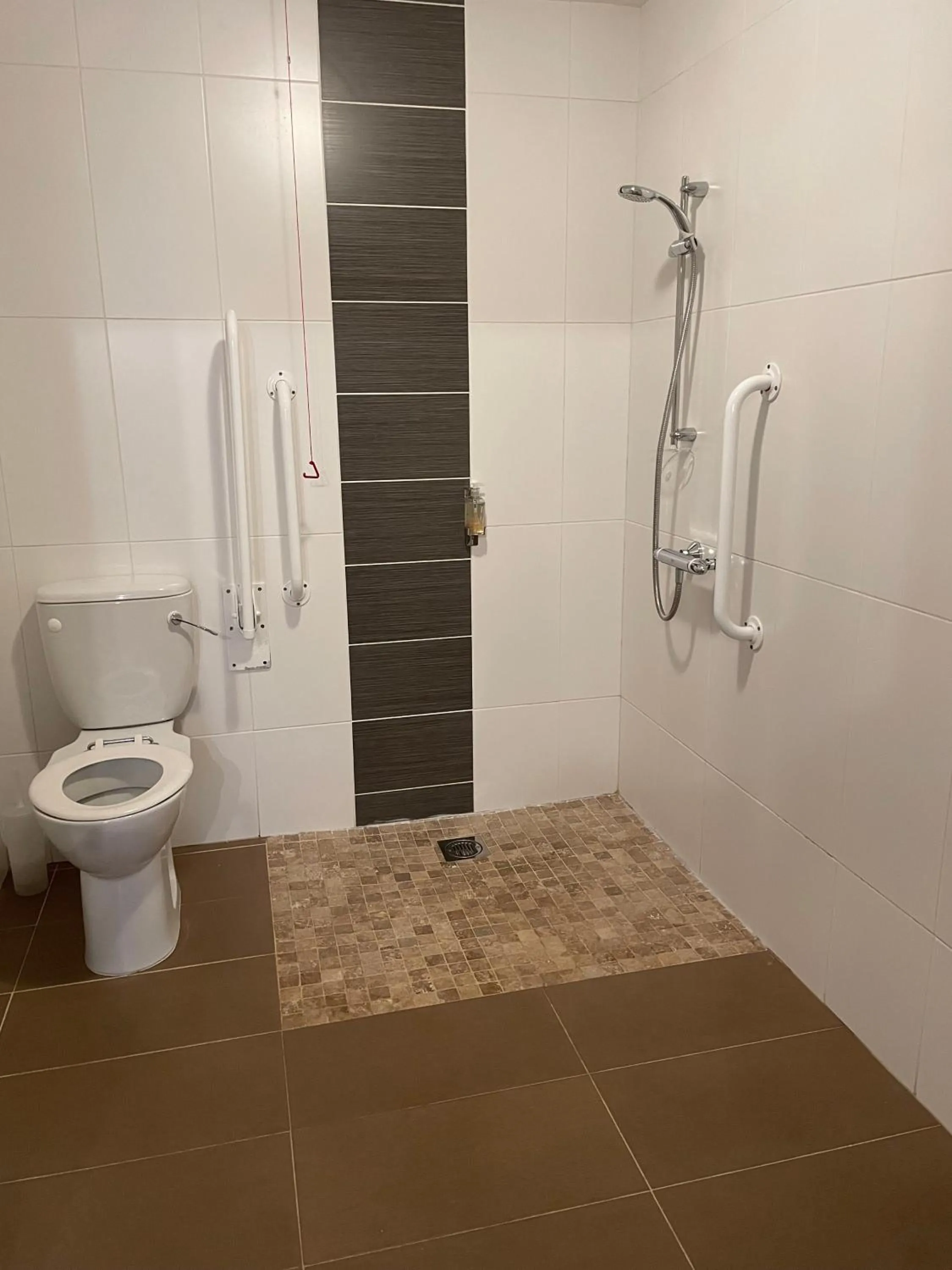 Bathroom in OYO New Inn Hotel