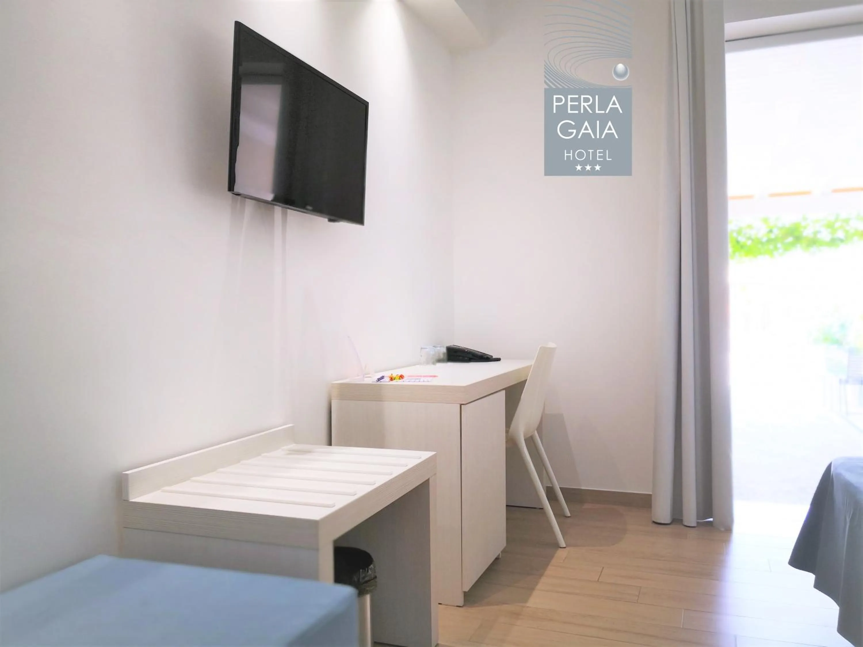 TV and multimedia in Hotel Perla Gaia