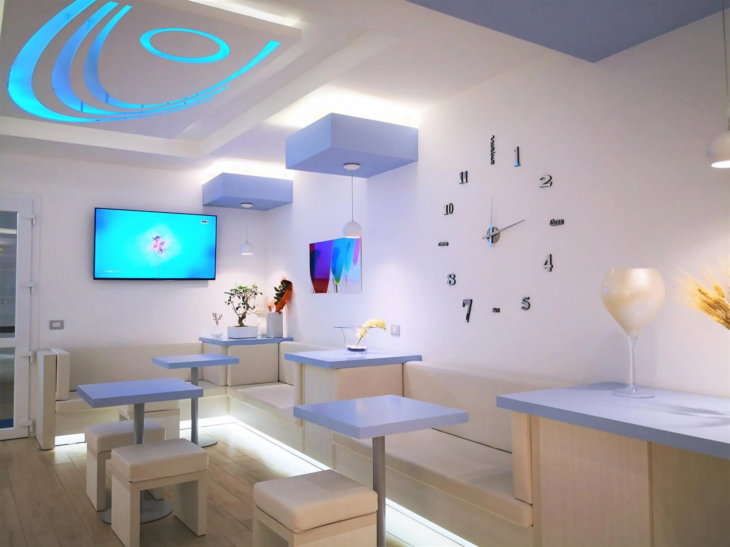 Communal lounge/ TV room in Hotel Perla Gaia