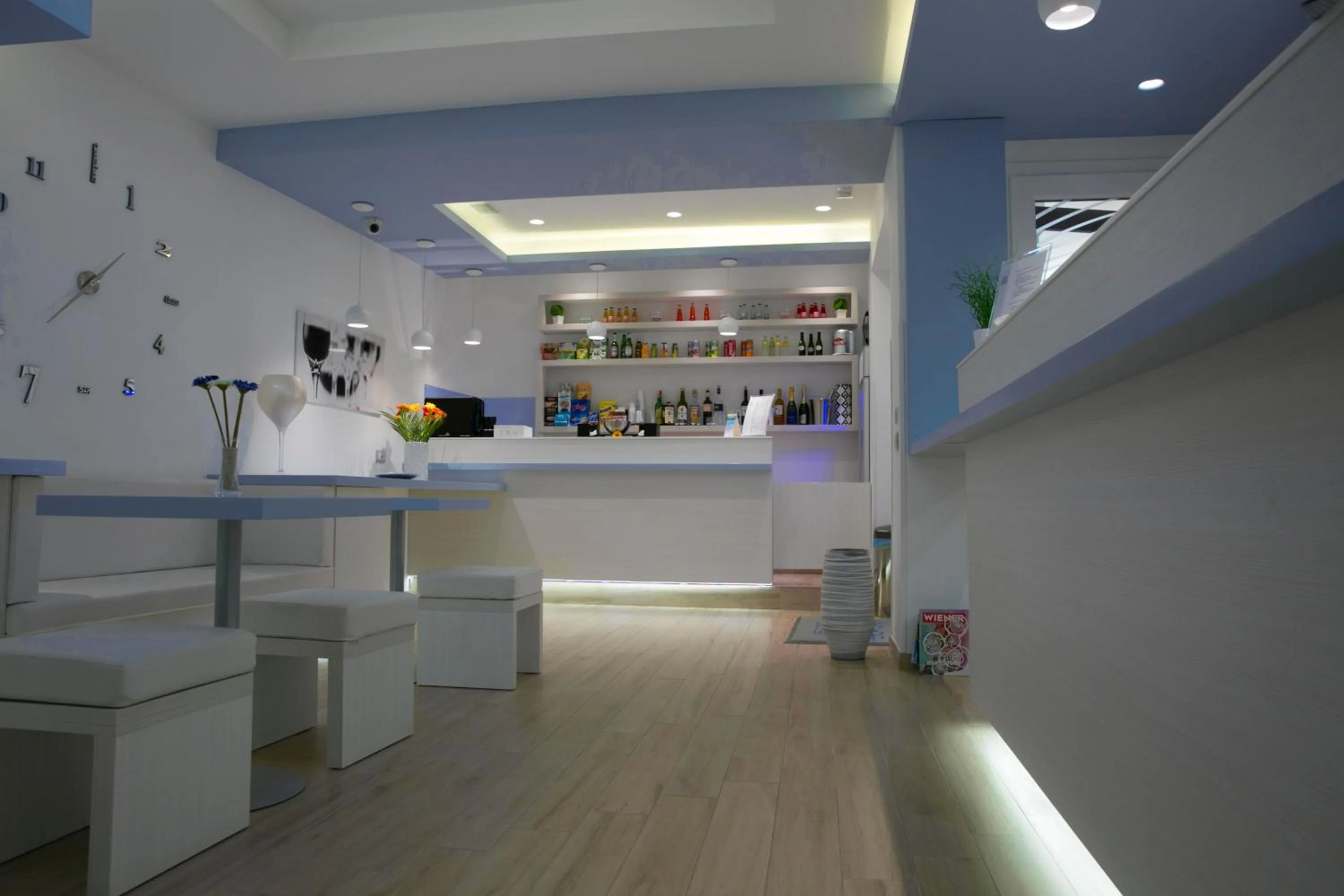 Lounge or bar in Hotel Perla Gaia