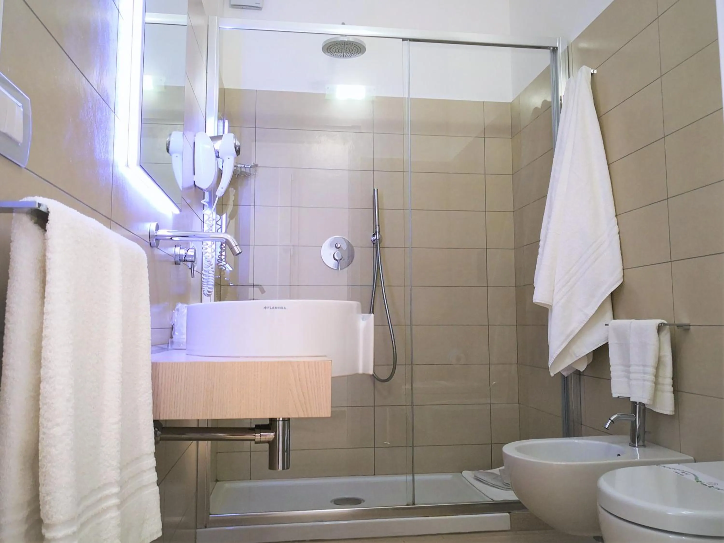 Bathroom in Hotel Perla Gaia