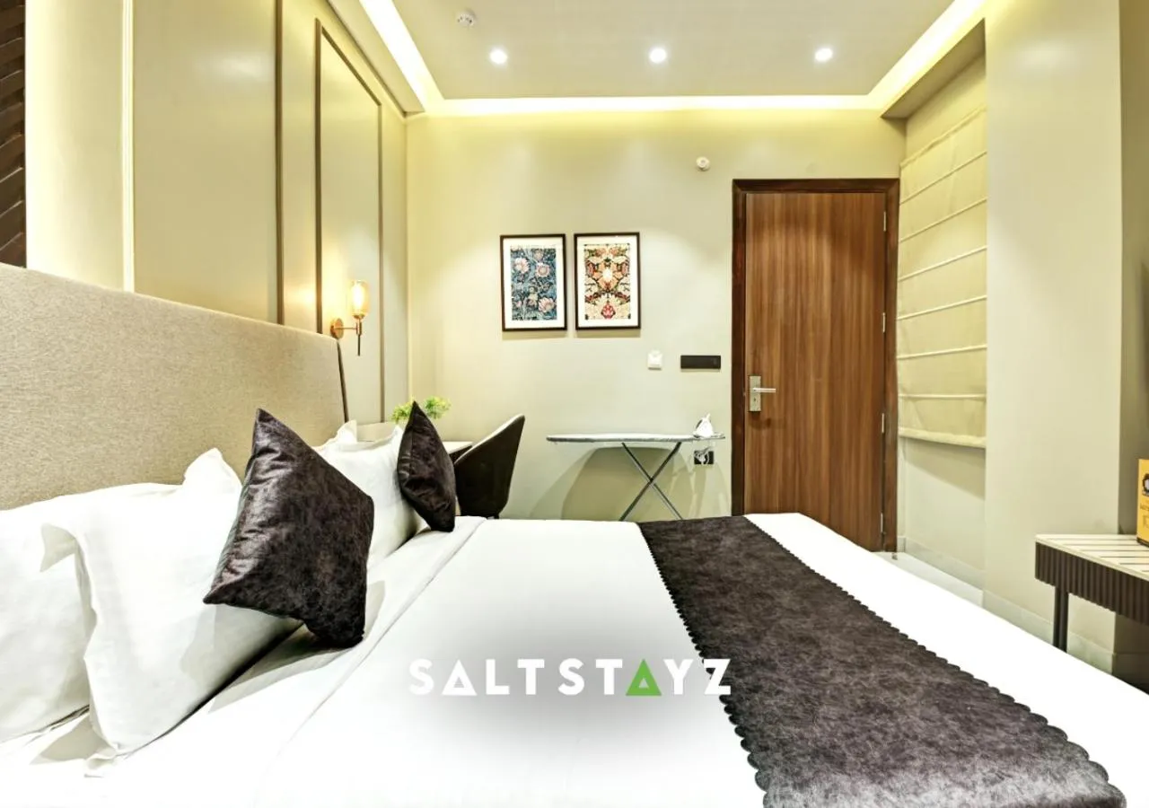 Bed in Saltstayz Select - Pitampura