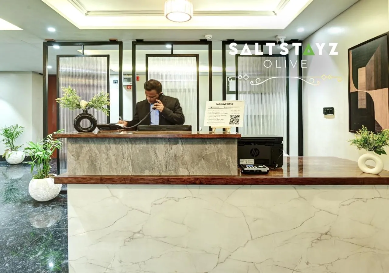 Staff in Saltstayz Select - Pitampura