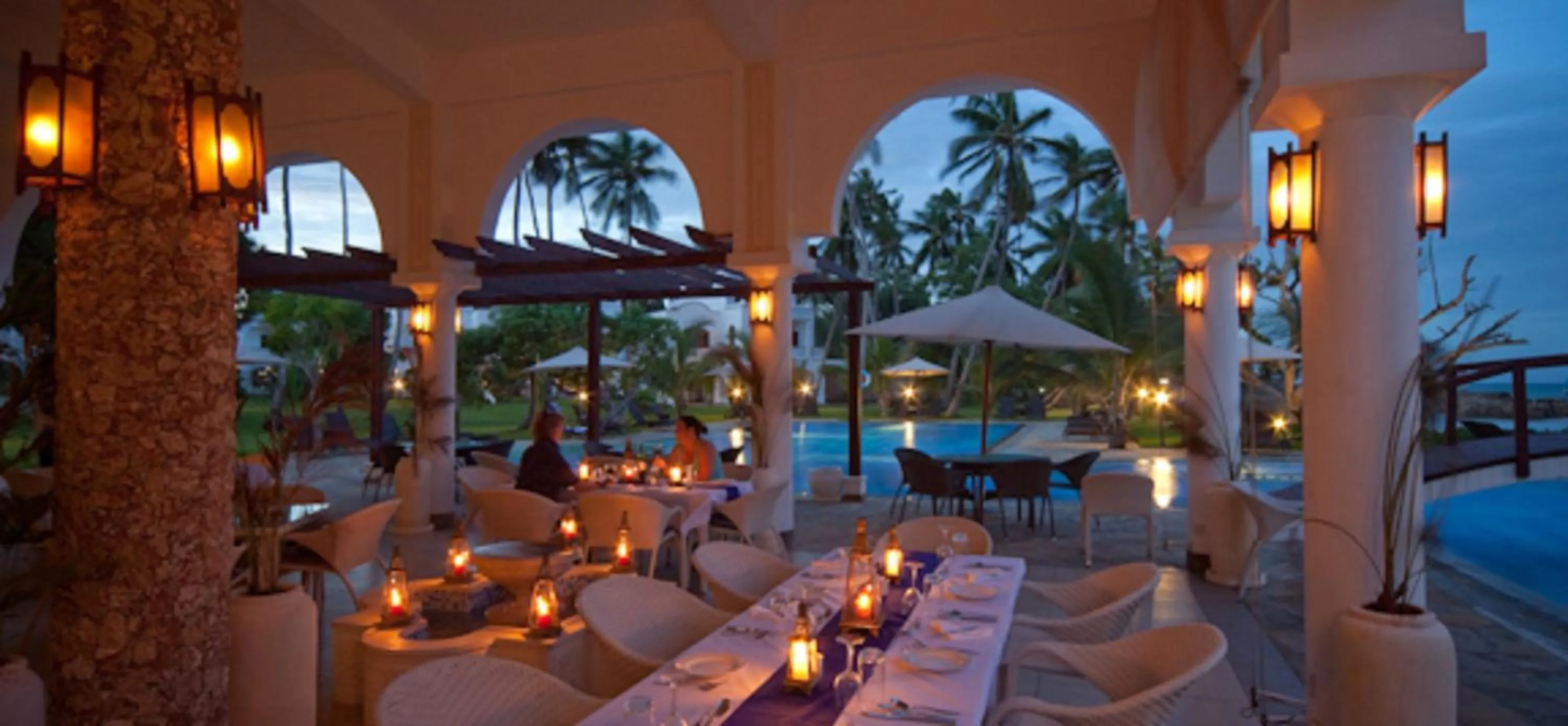 Restaurant/places to eat in Lantana Galu Beach