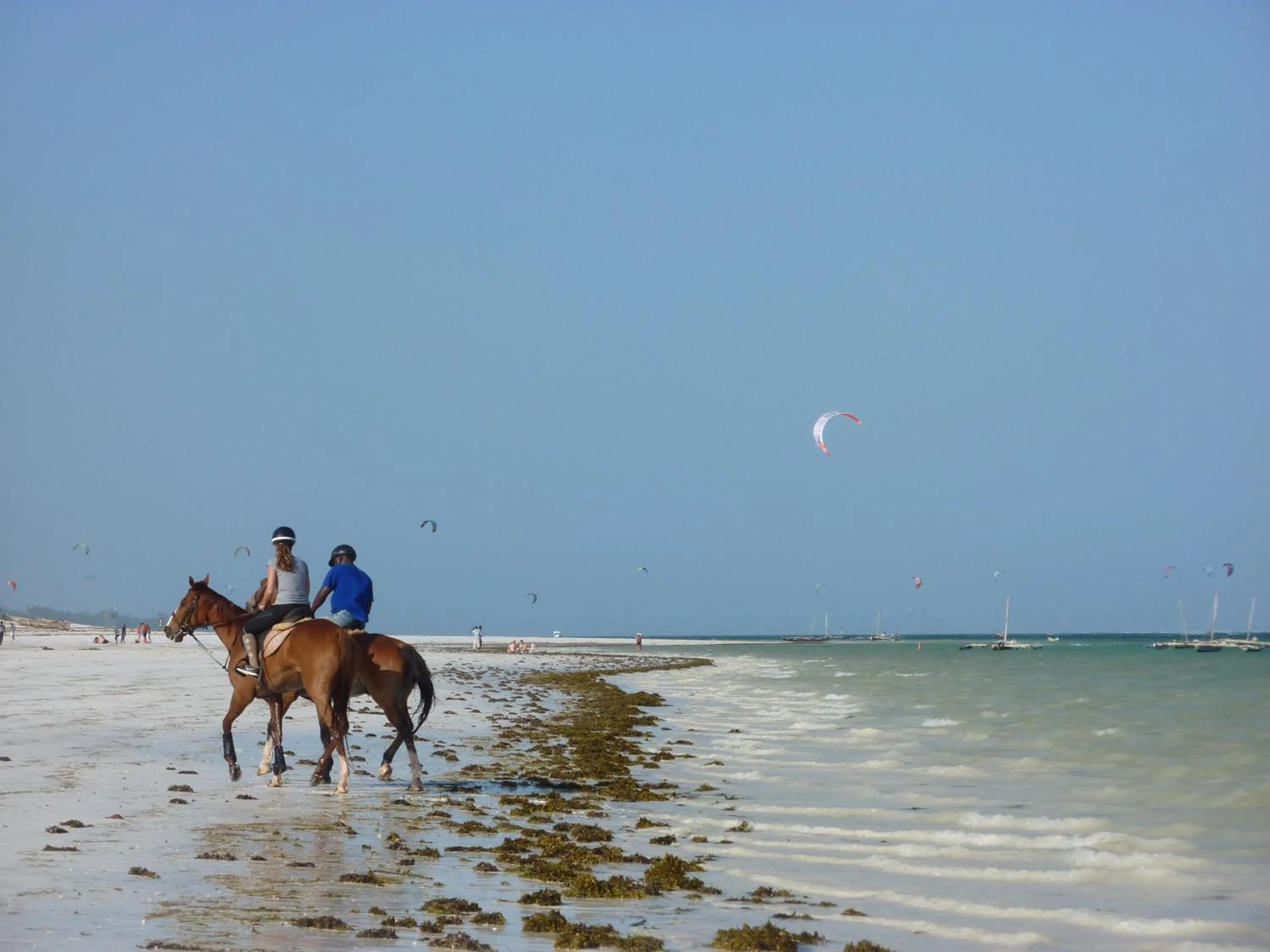 Horse-riding in Lantana Galu Beach