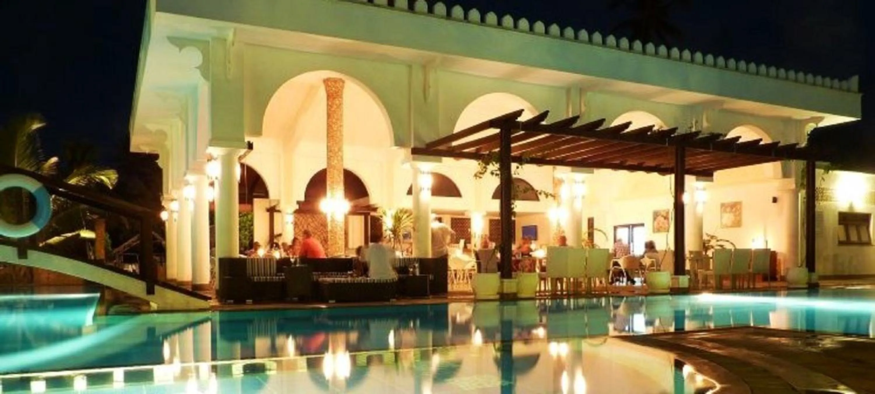 Restaurant/places to eat in Lantana Galu Beach