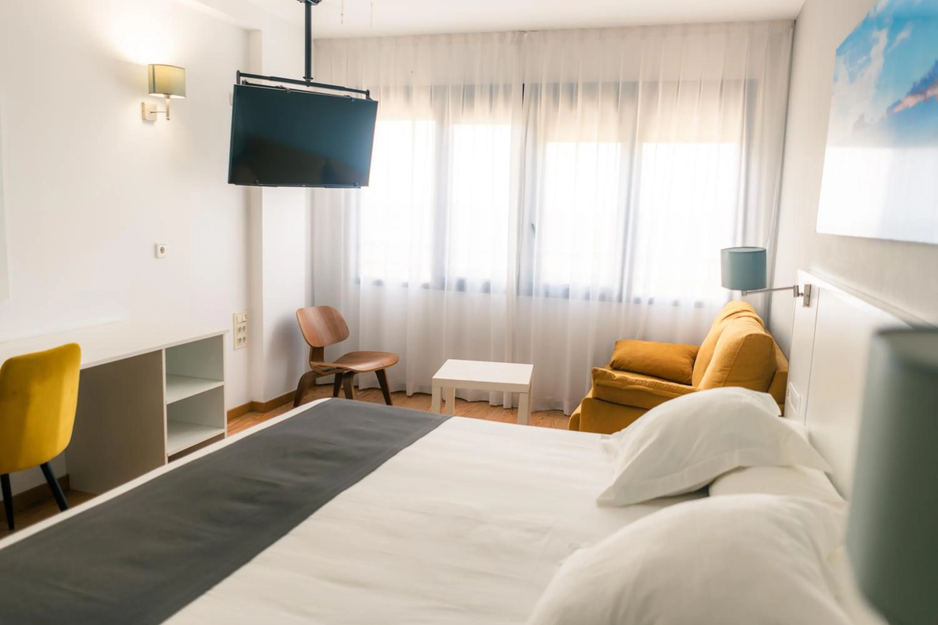 Photo of the whole room, Bed in Plaza Alaquas