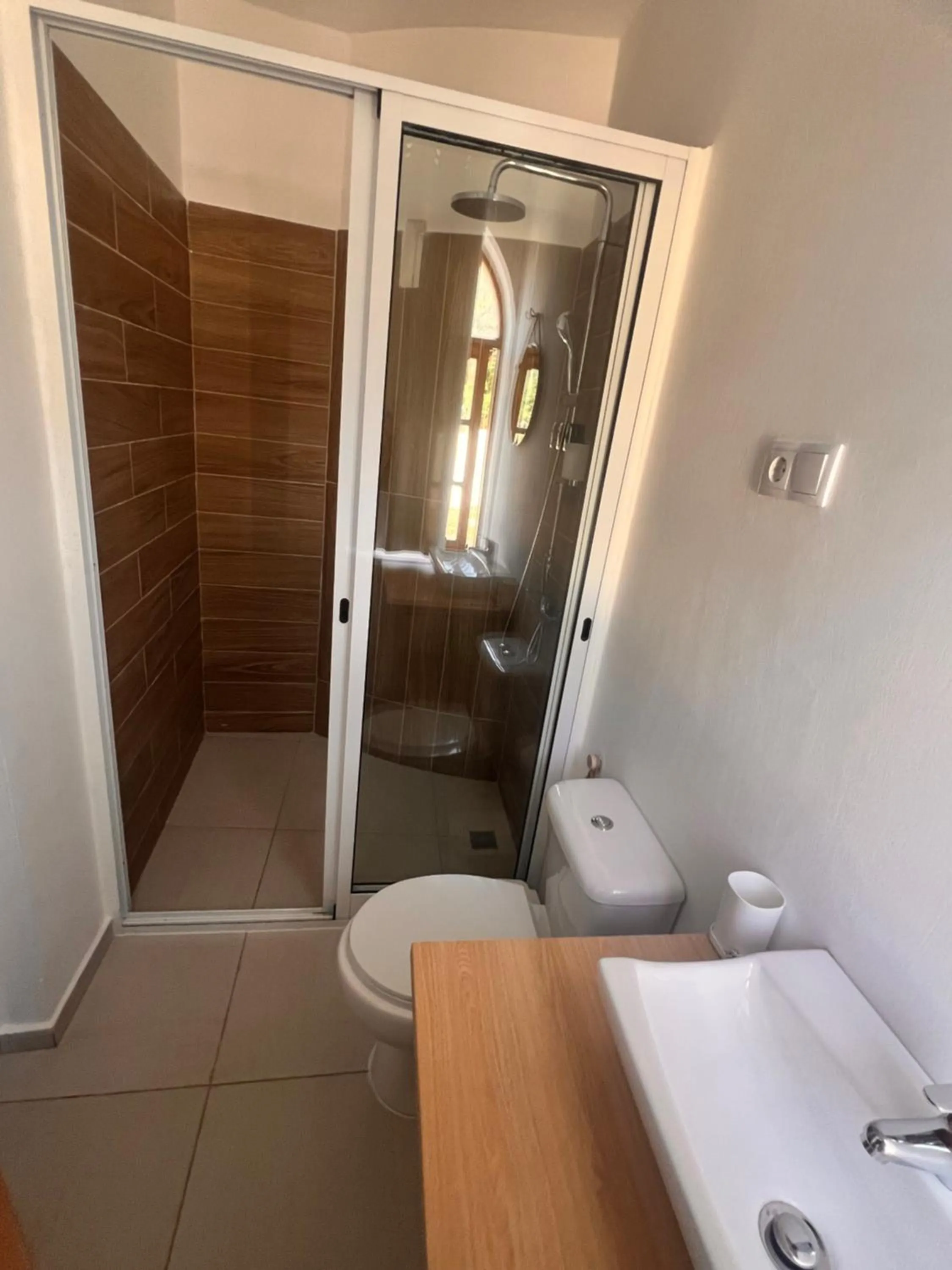 Shower in Bed and breakfast Residencial Maravilha