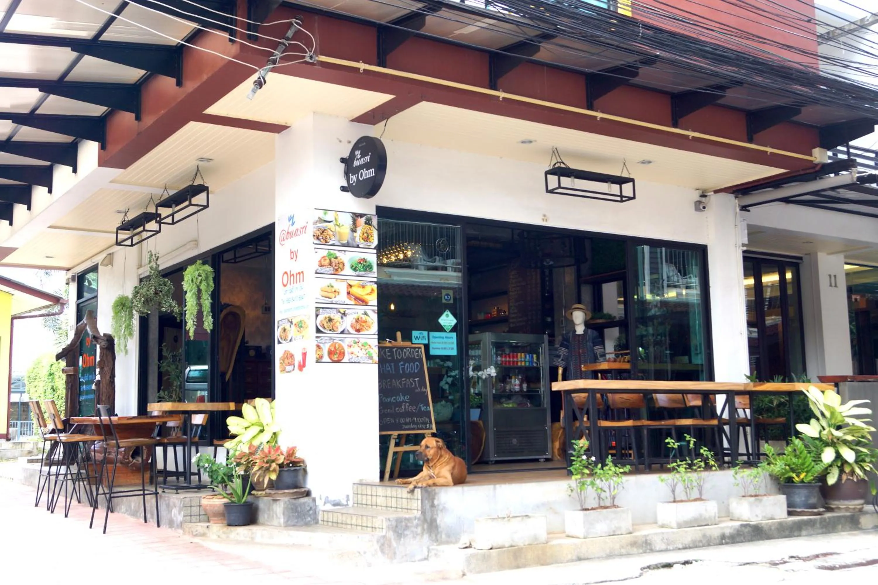 Restaurant/places to eat in Buasri By Ohm