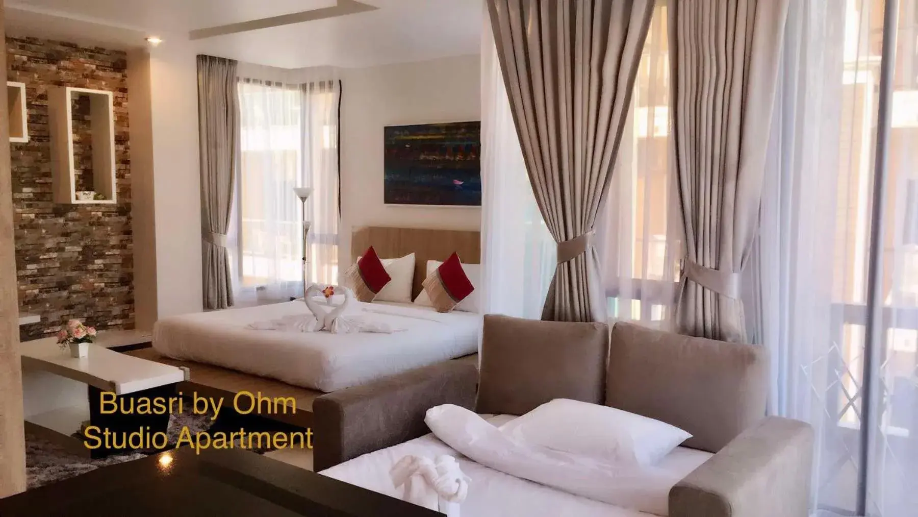 King Studio with Sofa Bed in Buasri By Ohm King Studio with Sofa Bed in Buasri By Ohm