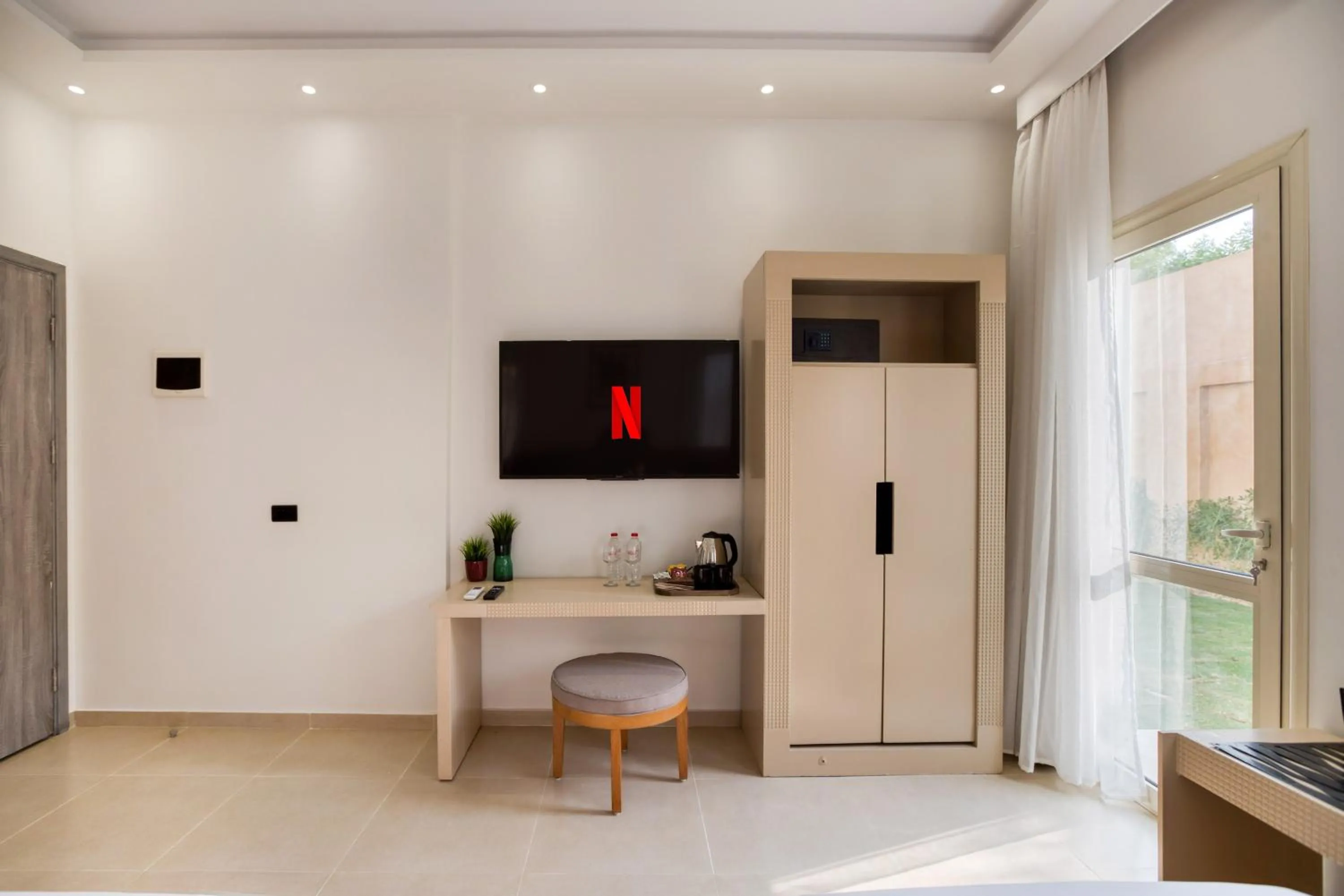 TV and multimedia in Seven Stays Zayed