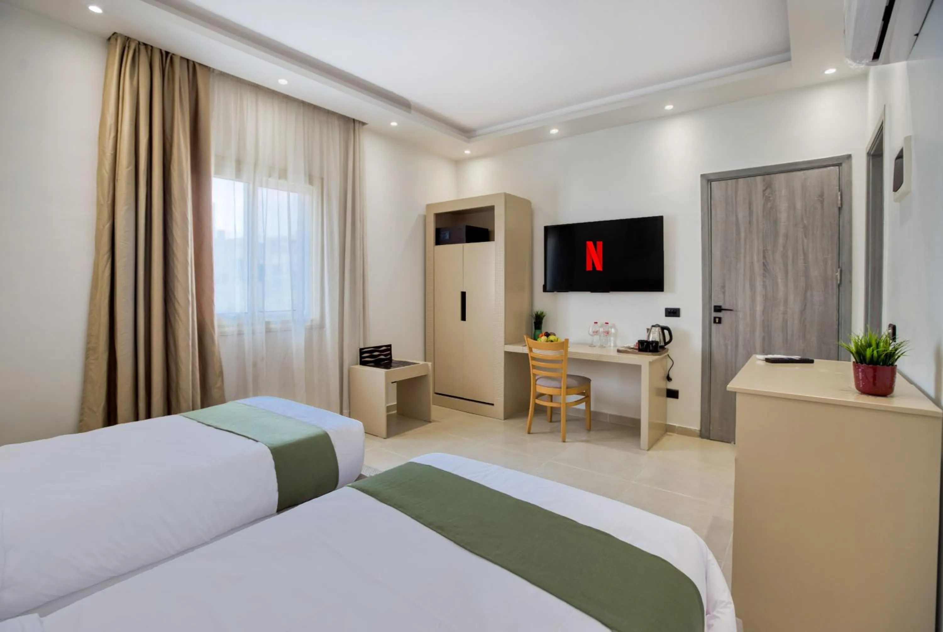 Photo of the whole room, Bed in Seven Stays Zayed