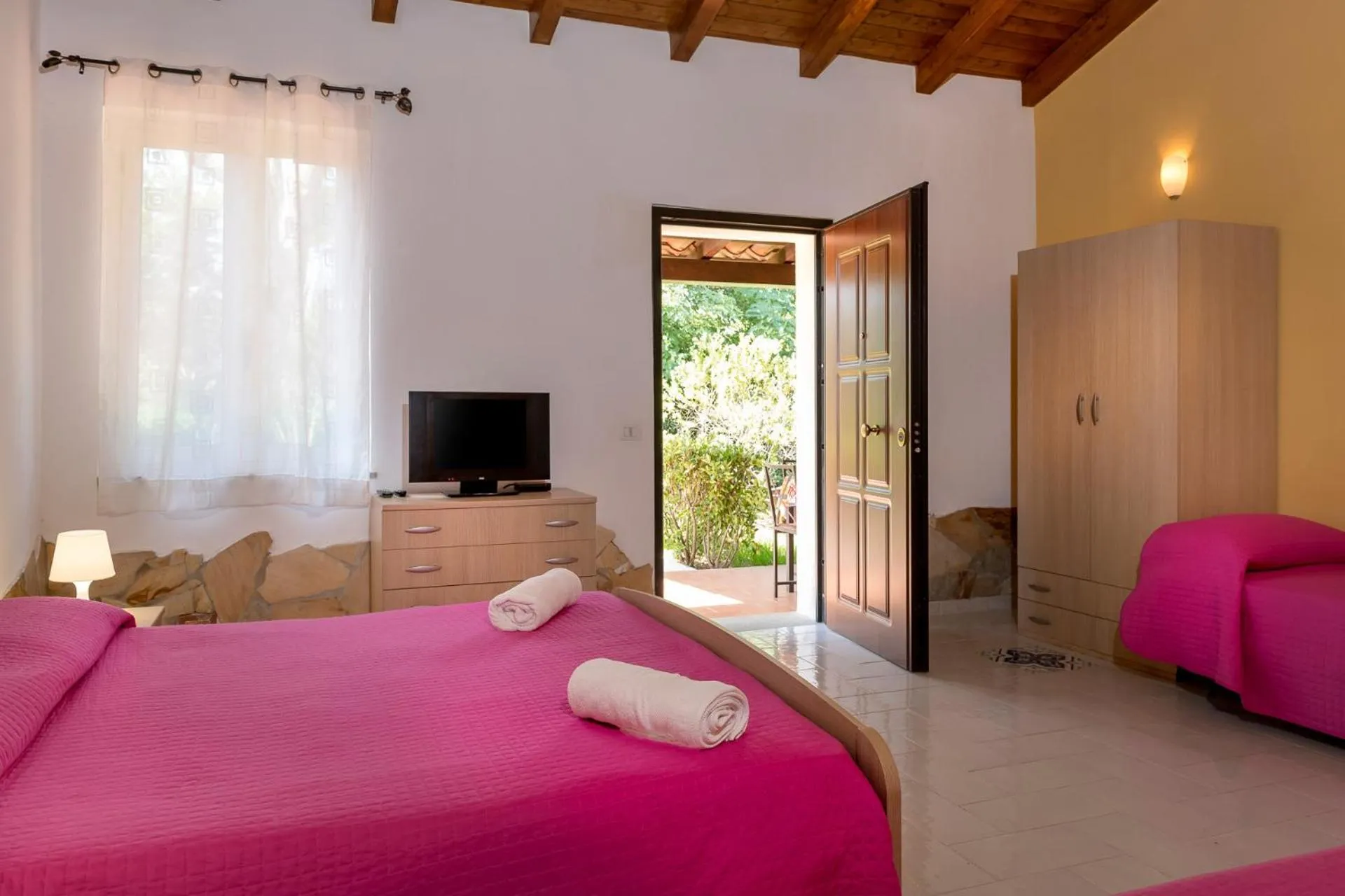 Photo of the whole room, Bed in Hotel Villaggio Stromboli