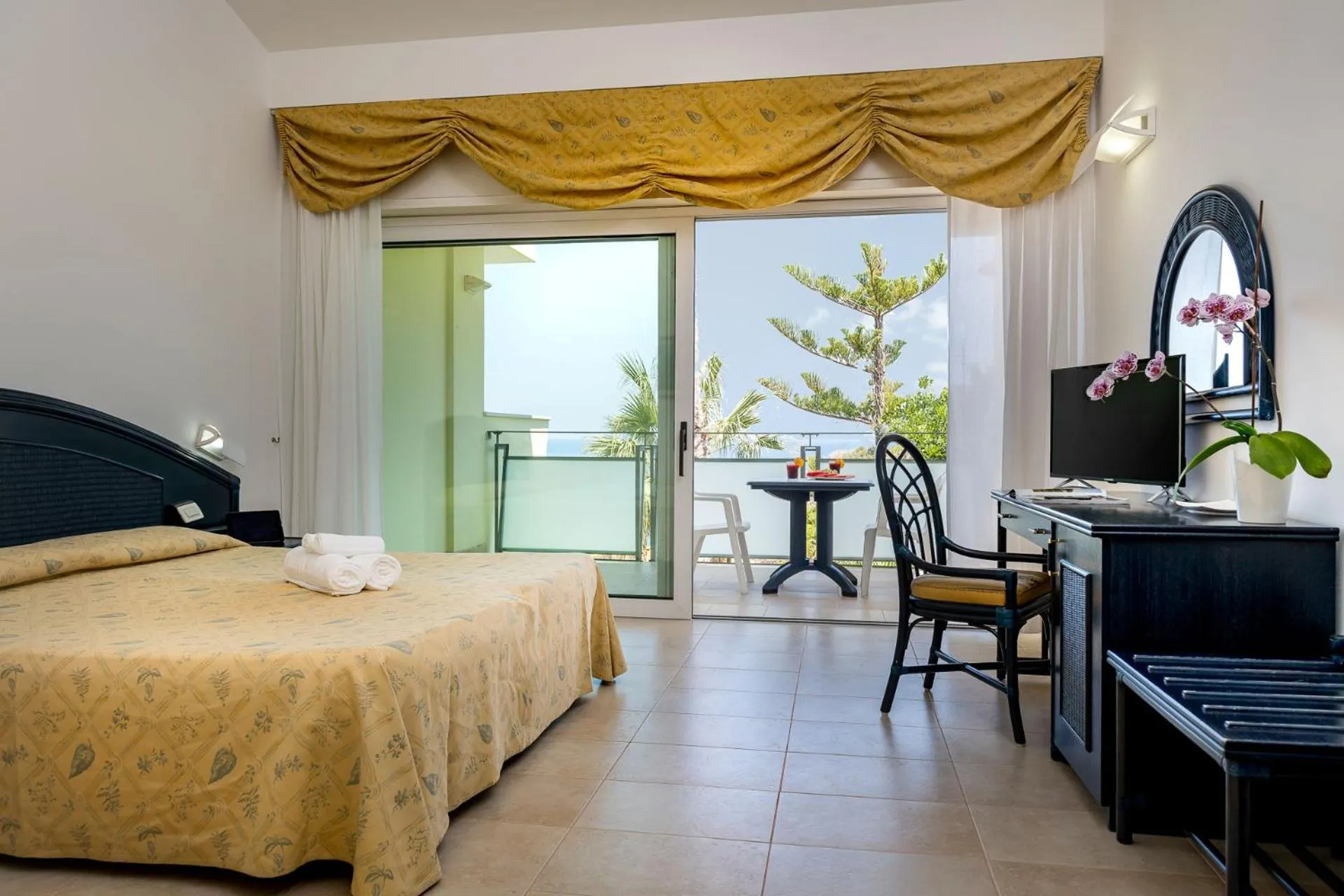Photo of the whole room, Bed in Hotel Villaggio Stromboli