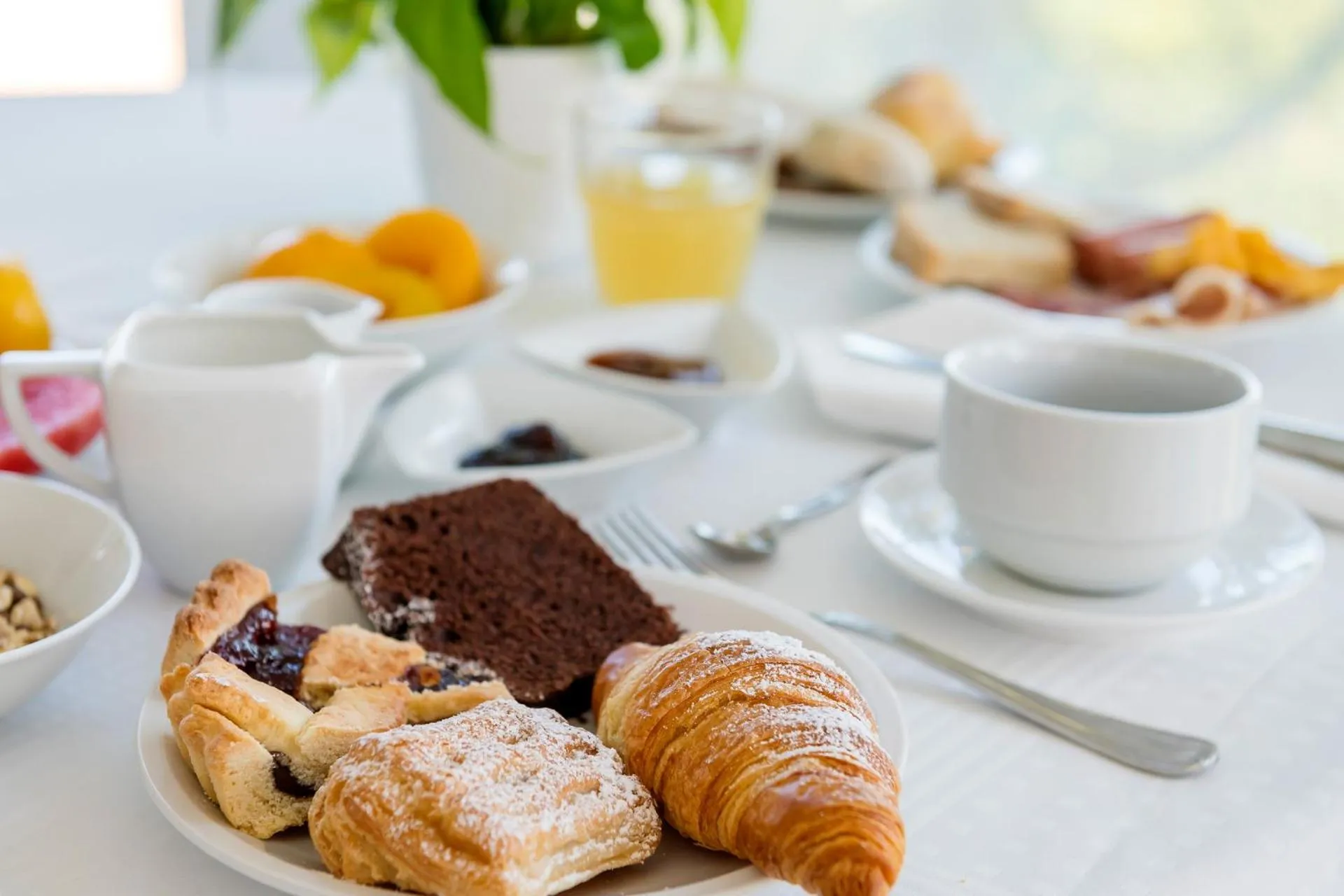 Breakfast in Hotel Villaggio Stromboli