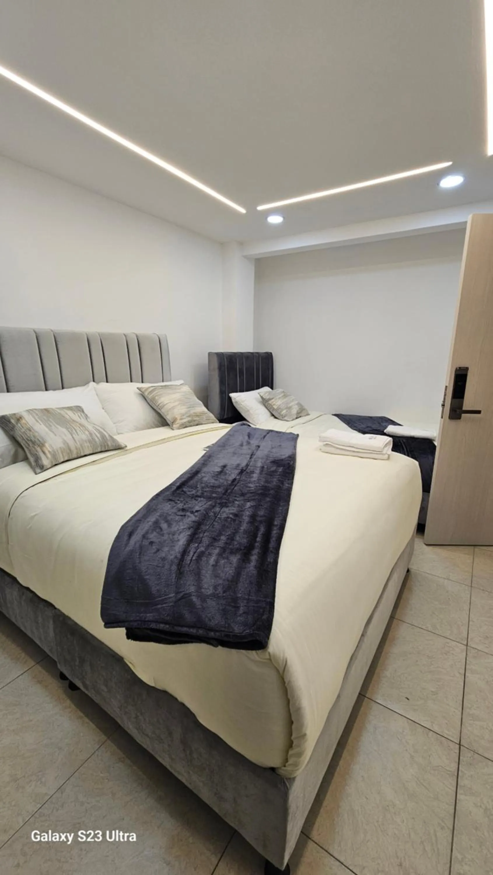 Bed in Hotel West Inn