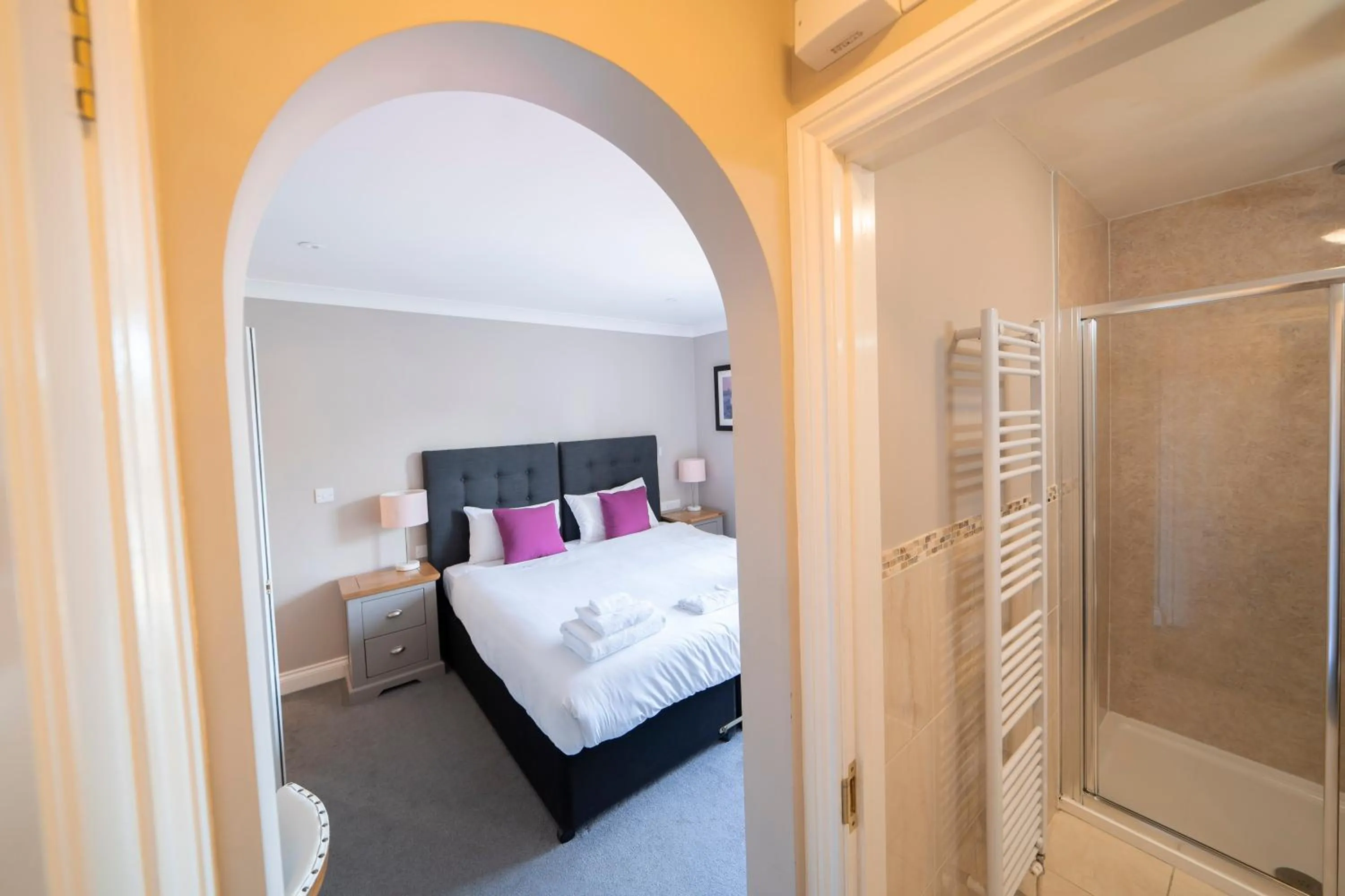 Bedroom, Bed in Peartree Serviced Apartments