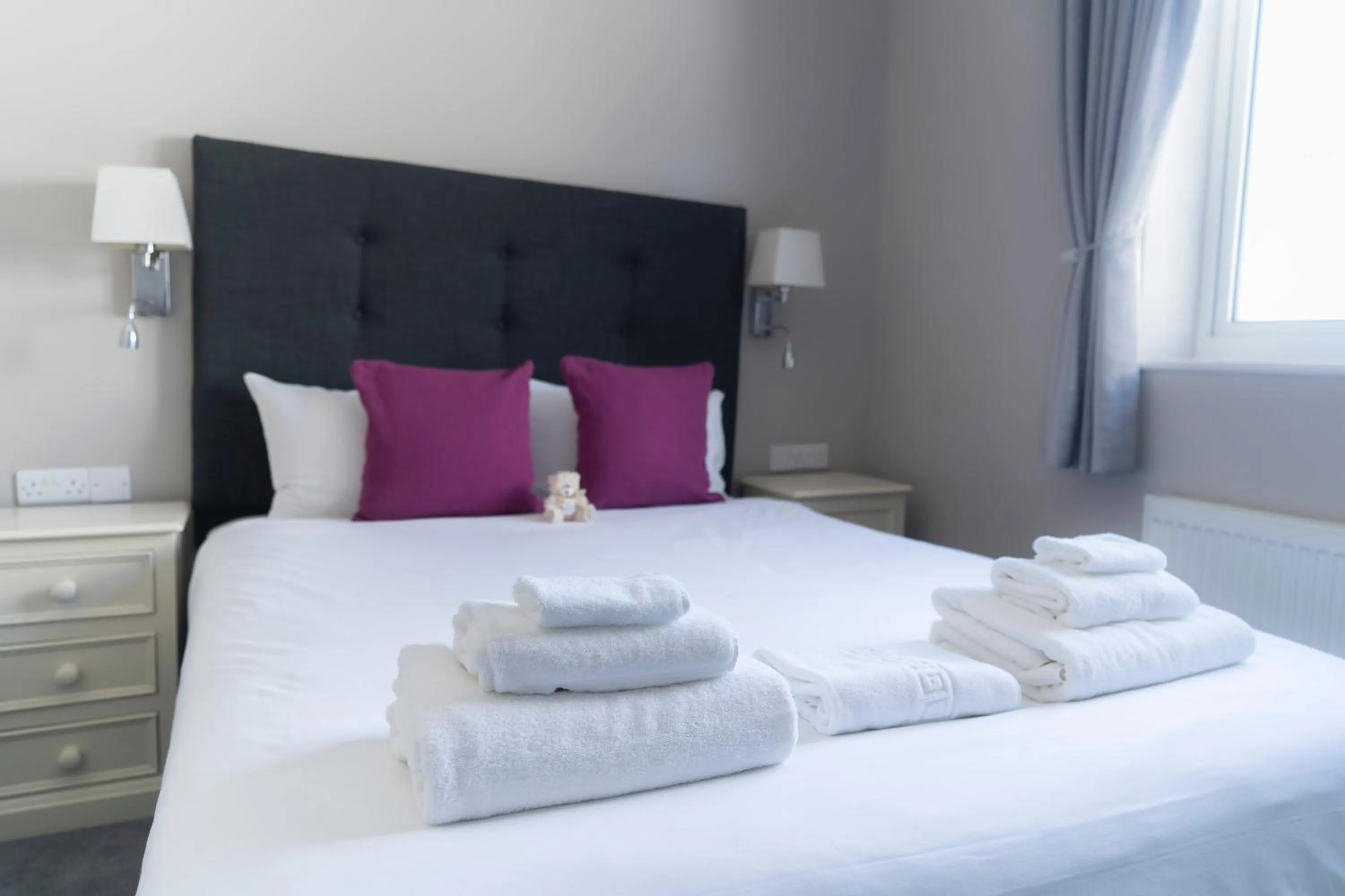 Bedroom, Bed in Peartree Serviced Apartments