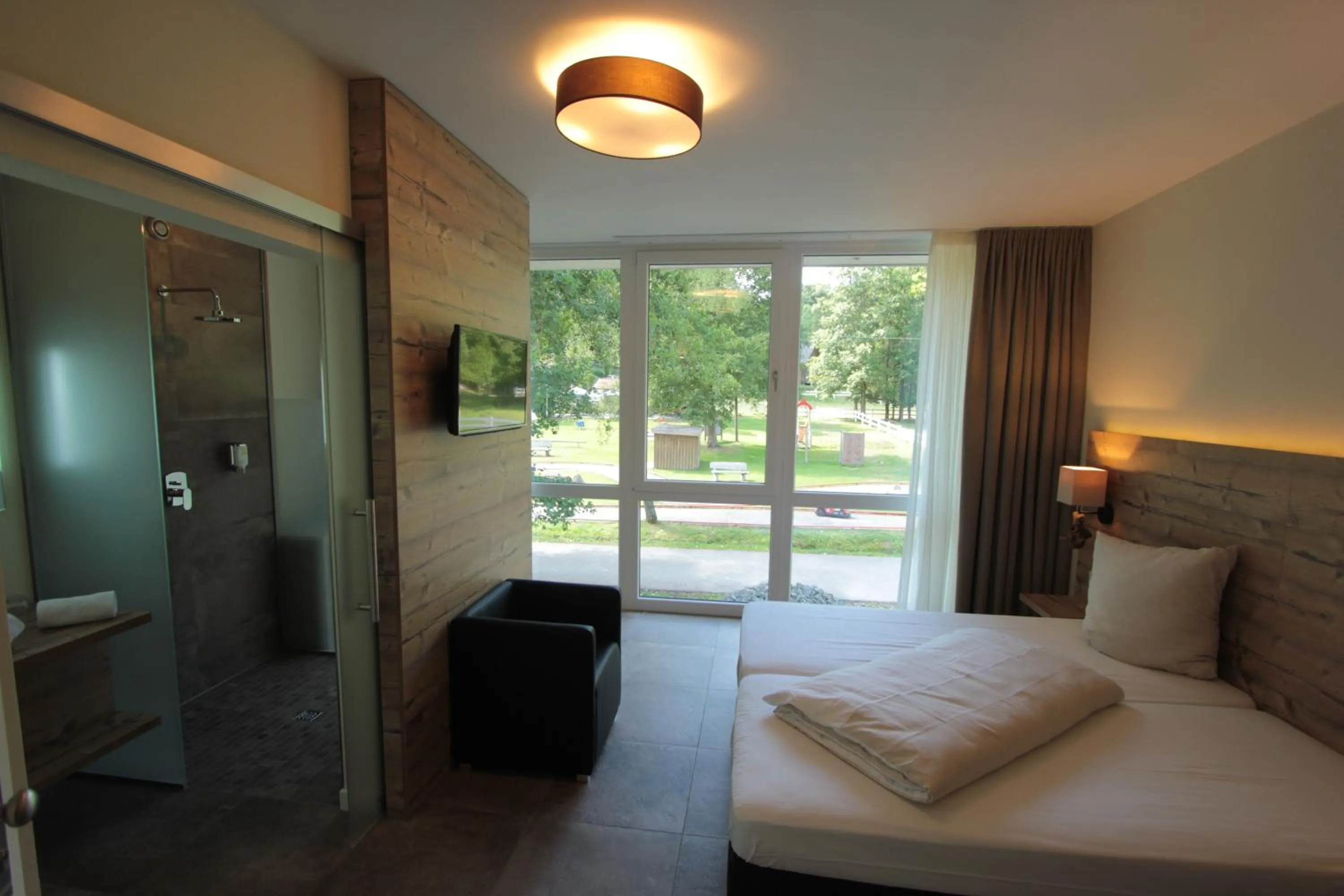 Day, Bed in Landhotel Weihermühle