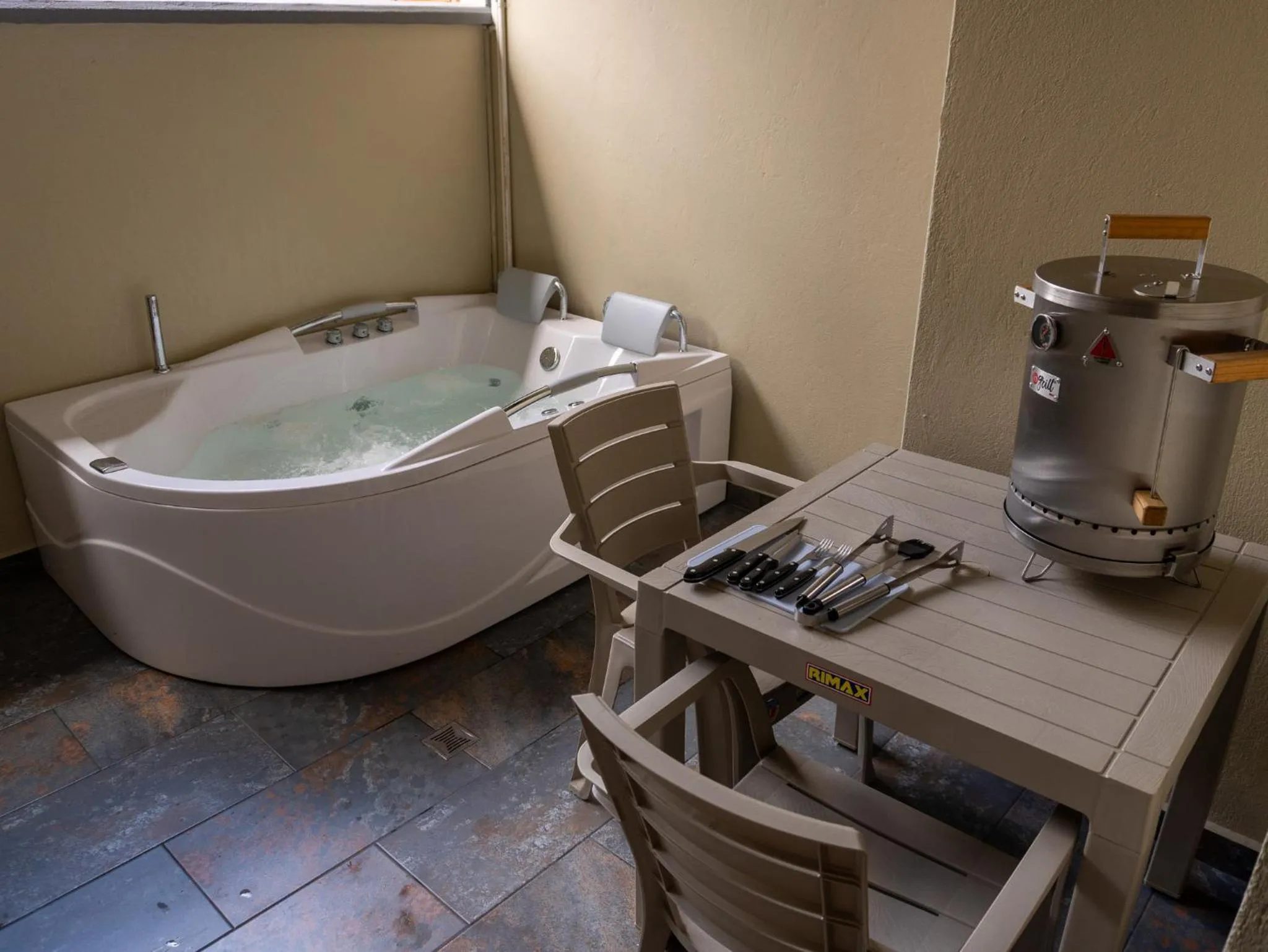 Bath in Hotel Molinos Plaza